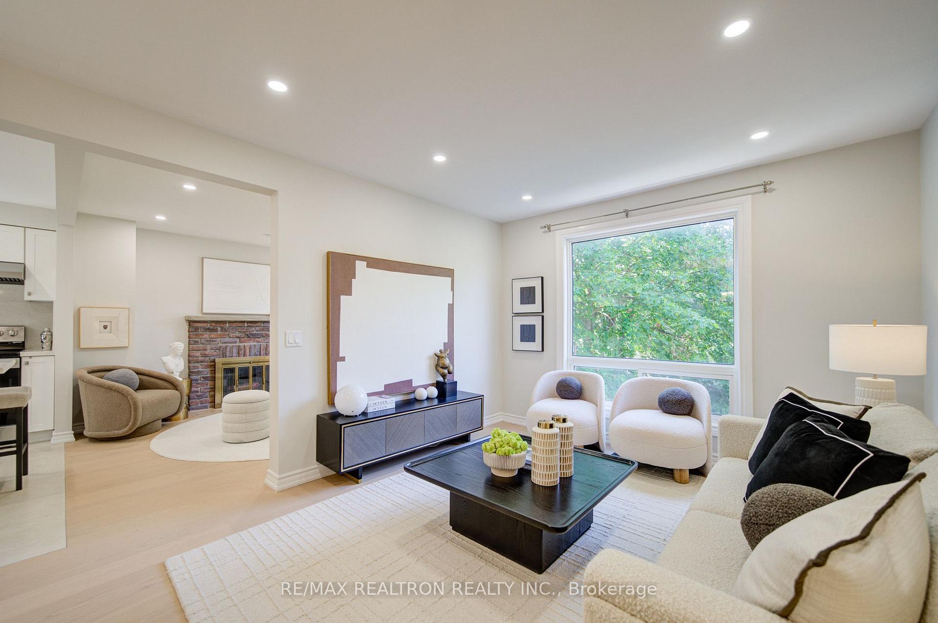 Photo 8 of 26 Mercer Crescent, Markham, Raymerville — HOMEH