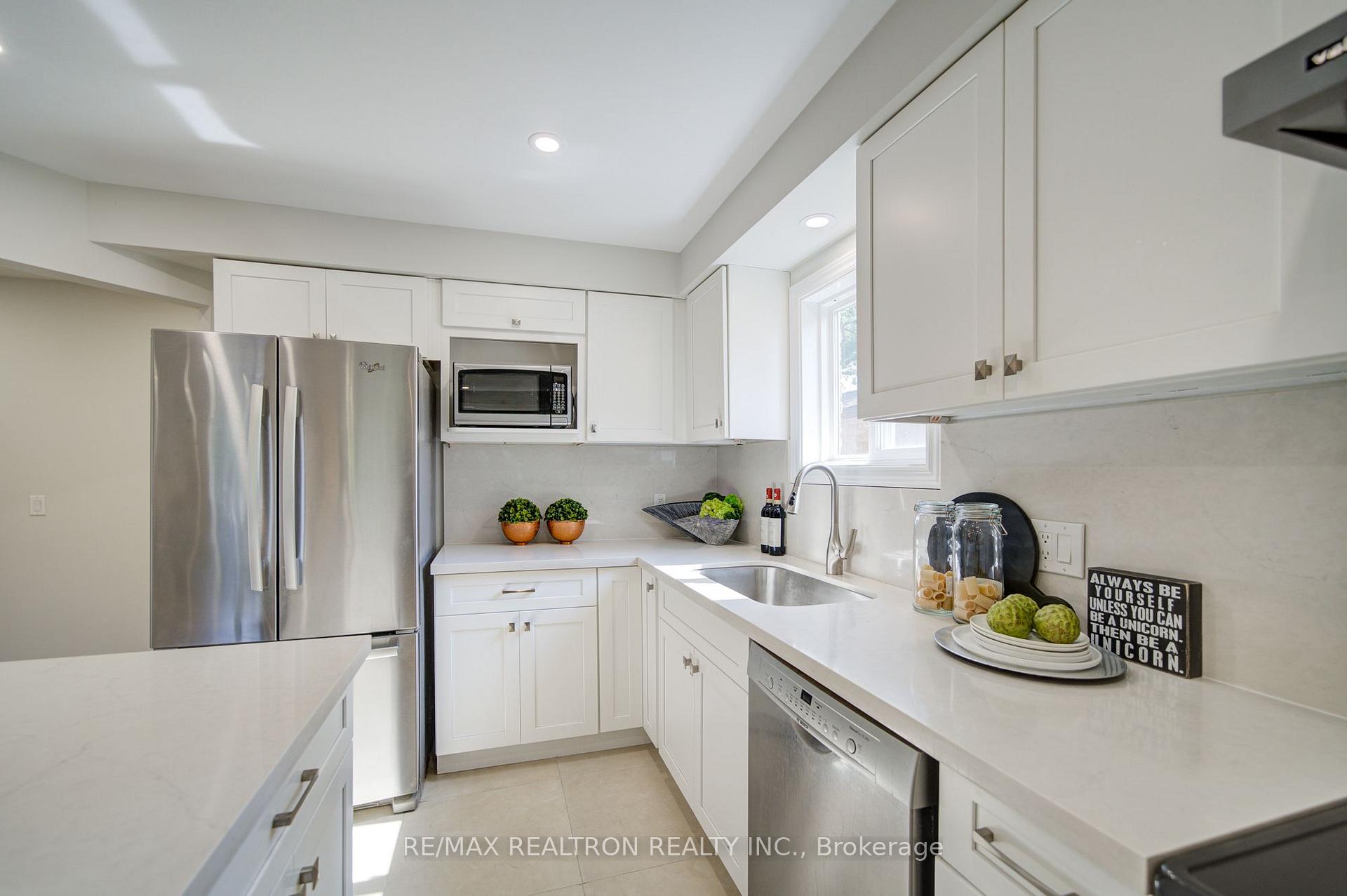 Photo 13 of 26 Mercer Crescent, Markham, Raymerville — HOMEH