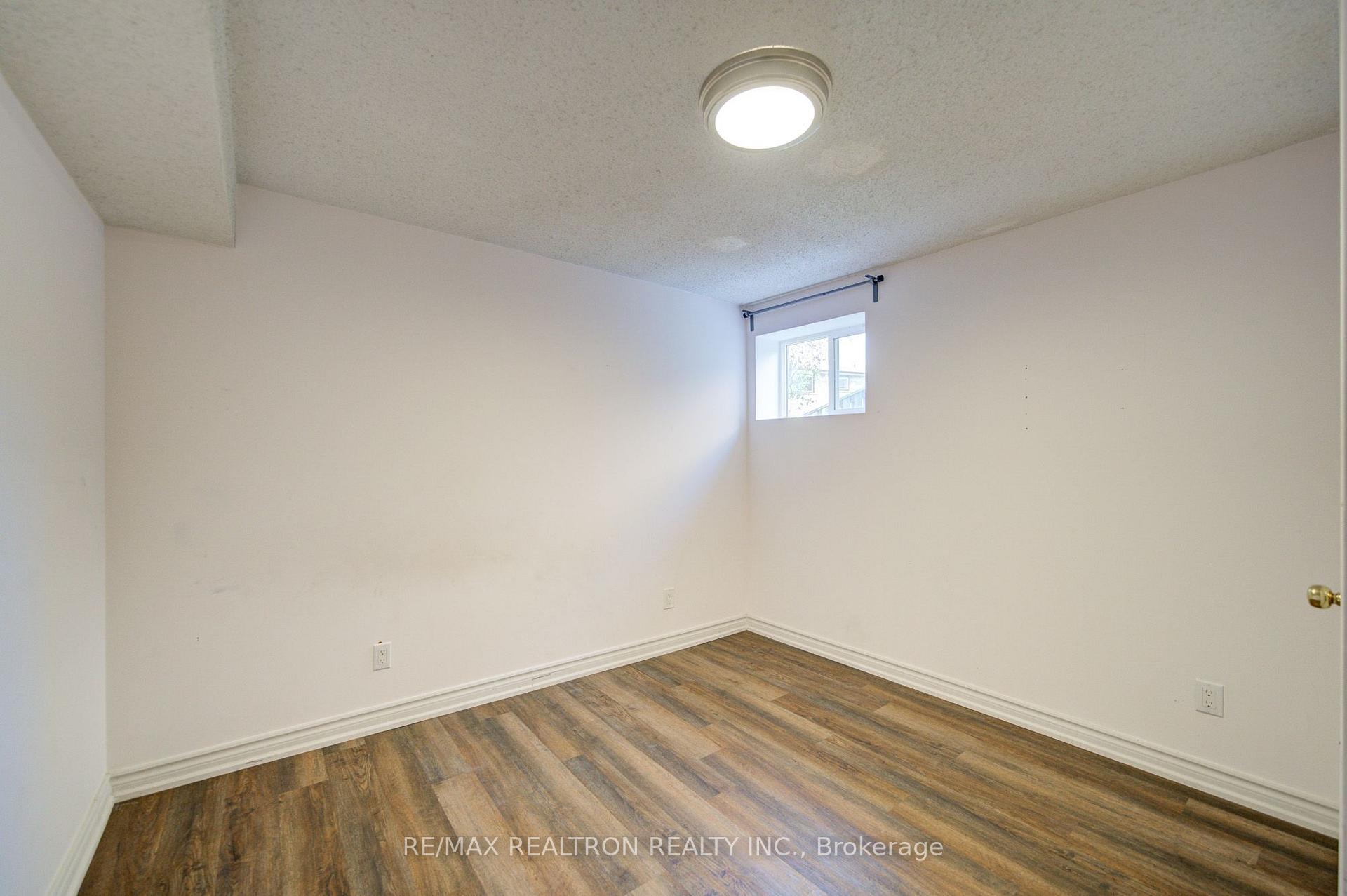 Photo 34 of 26 Mercer Crescent, Markham, Raymerville — HOMEH