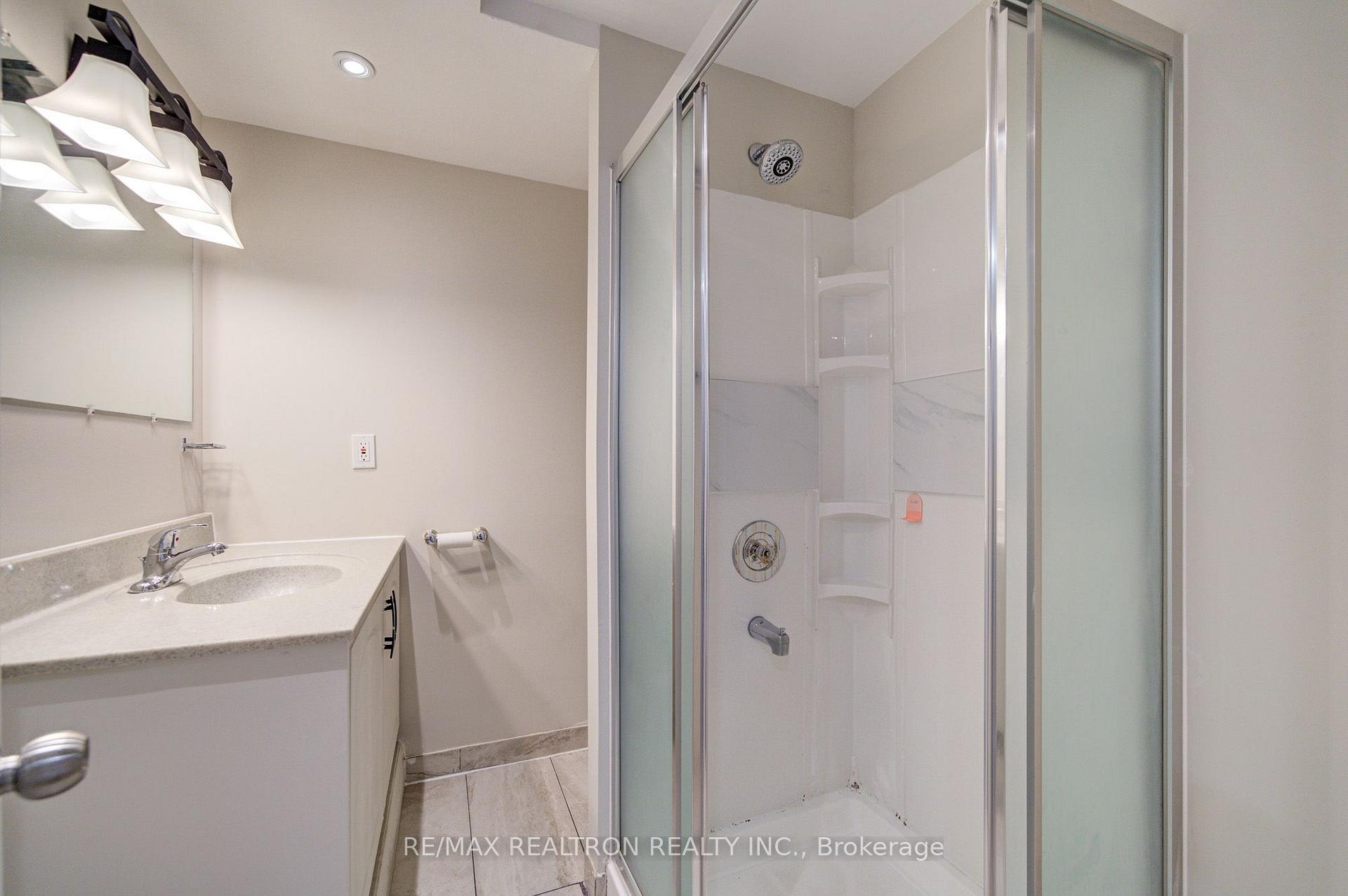 Photo 35 of 26 Mercer Crescent, Markham, Raymerville — HOMEH