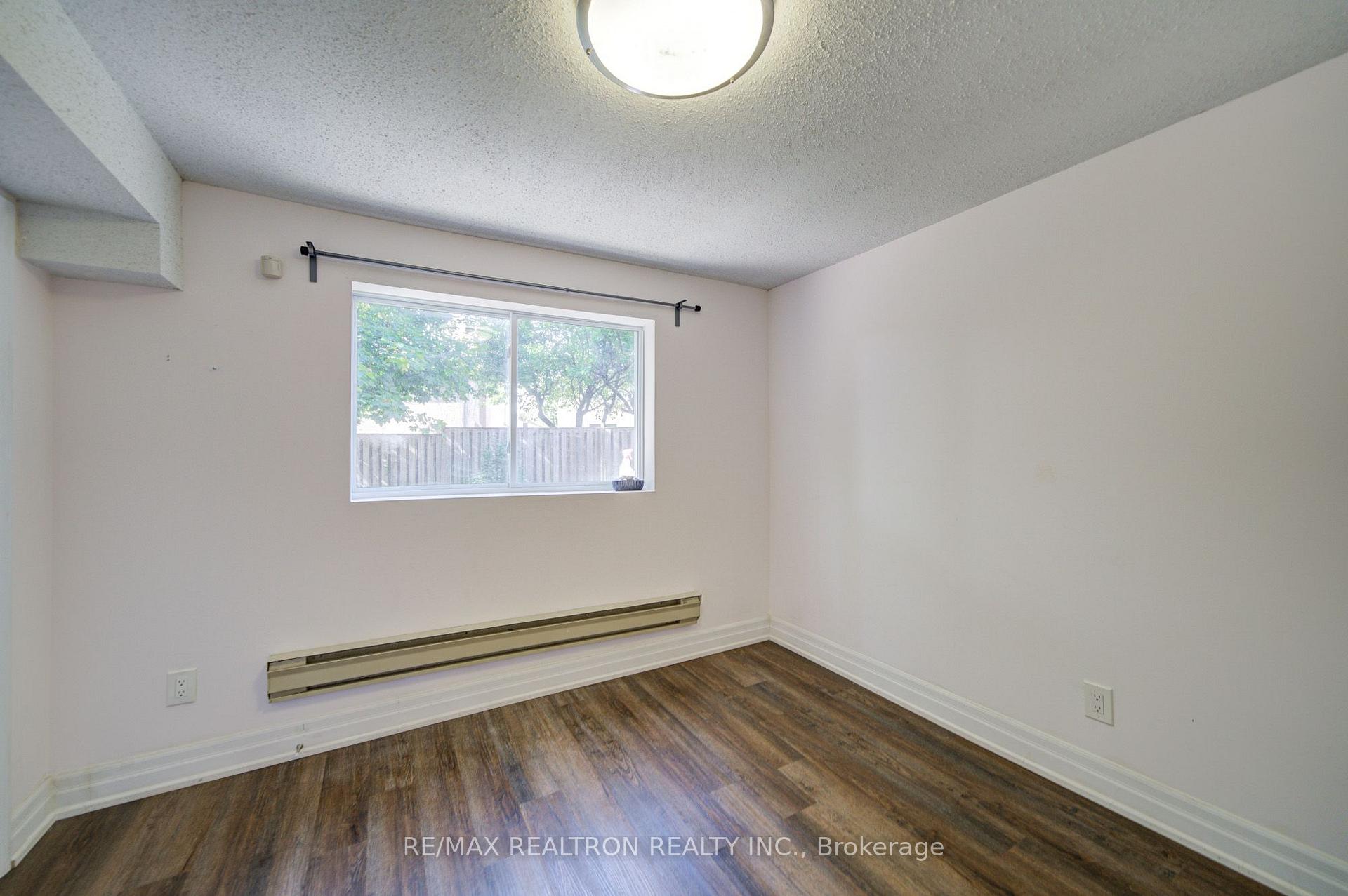 Photo 38 of 26 Mercer Crescent, Markham, Raymerville — HOMEH