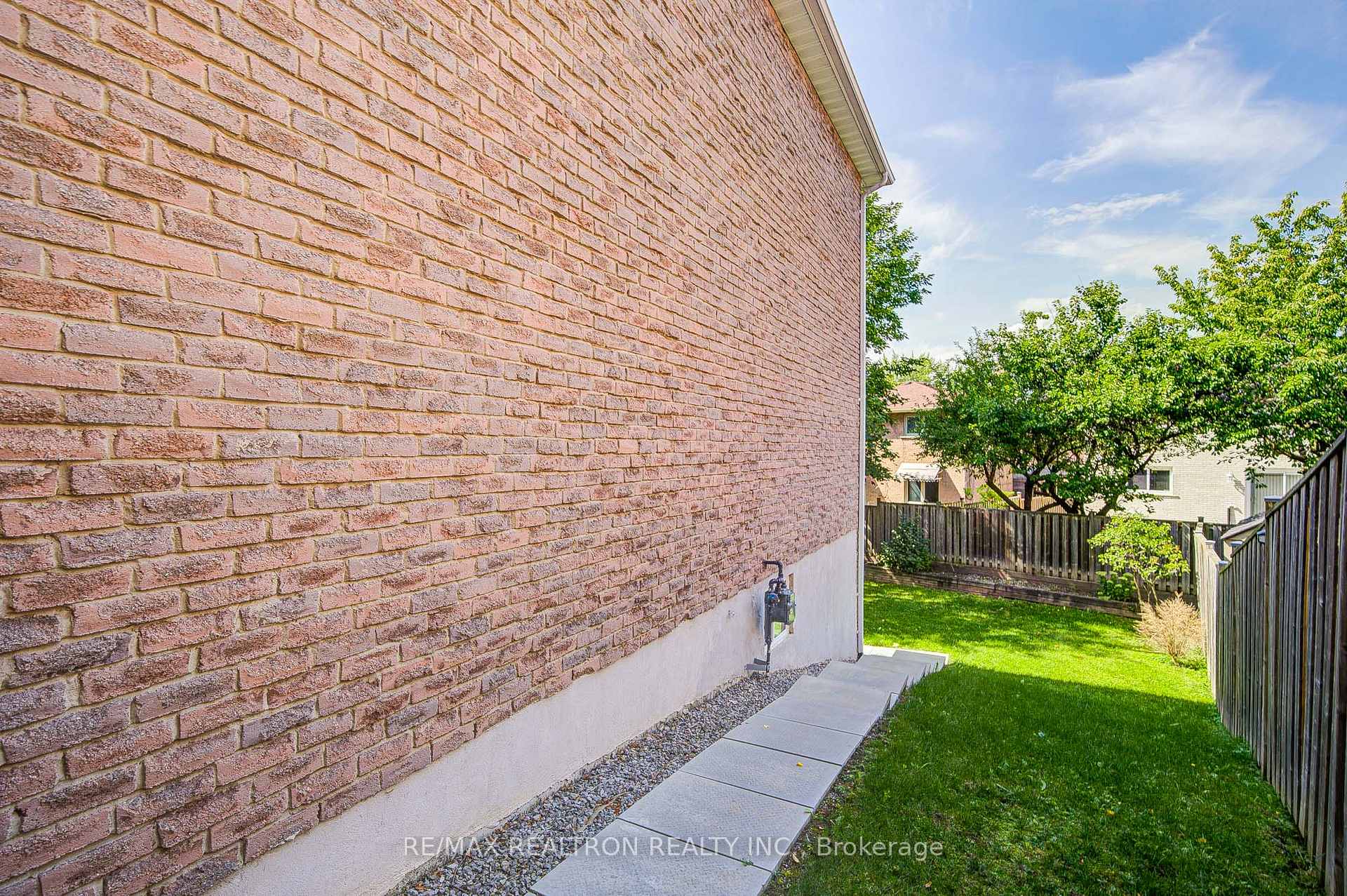 Photo 42 of 26 Mercer Crescent, Markham, Raymerville — HOMEH