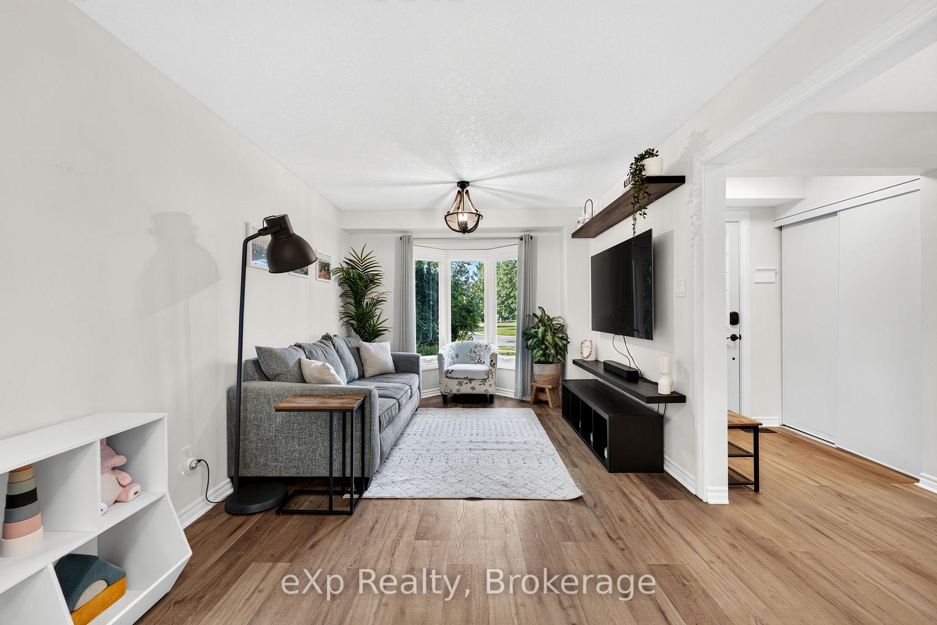 Photo 7 of 20 Edison Crescent, Stratford — HOMEH