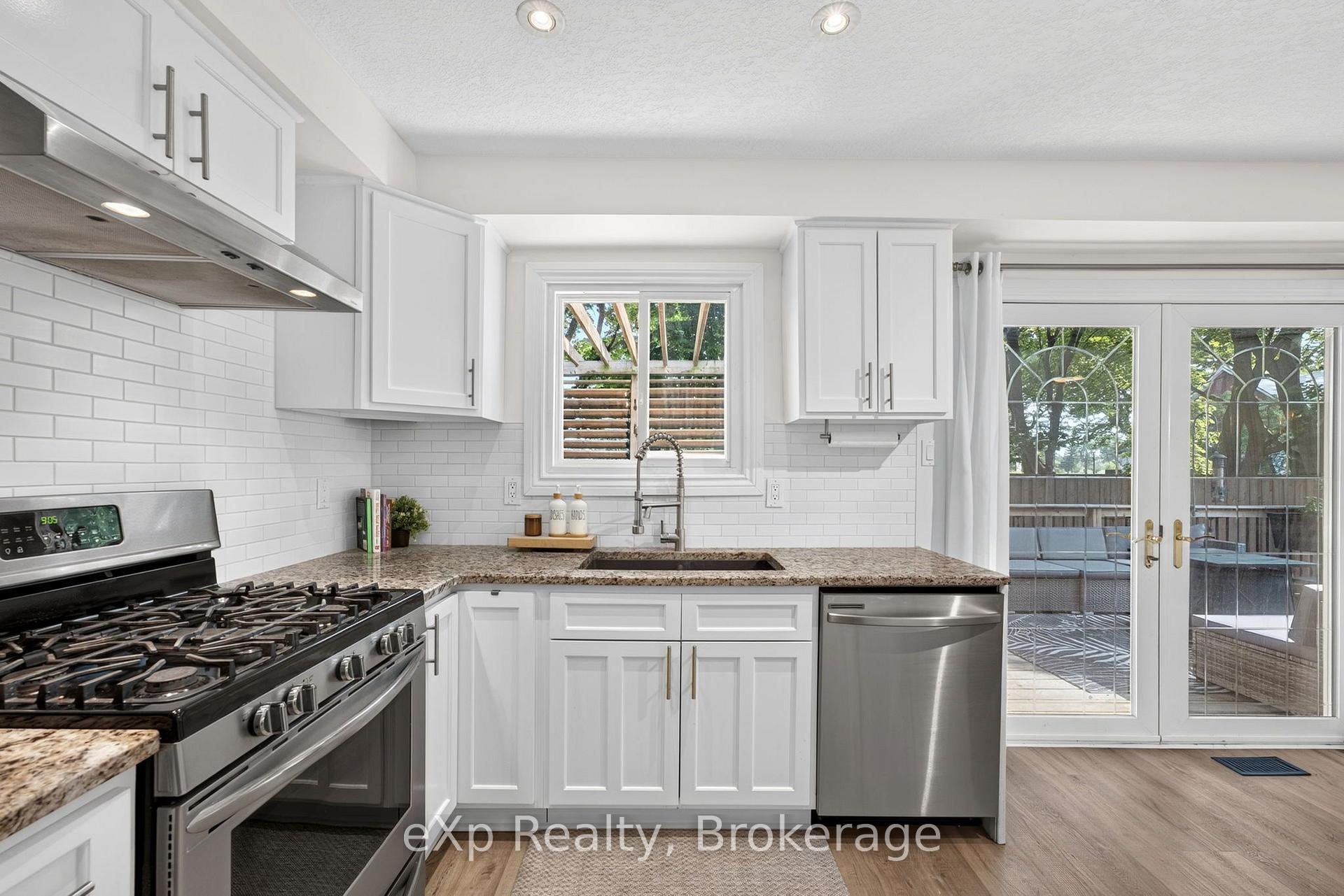 Photo 15 of 20 Edison Crescent, Stratford — HOMEH