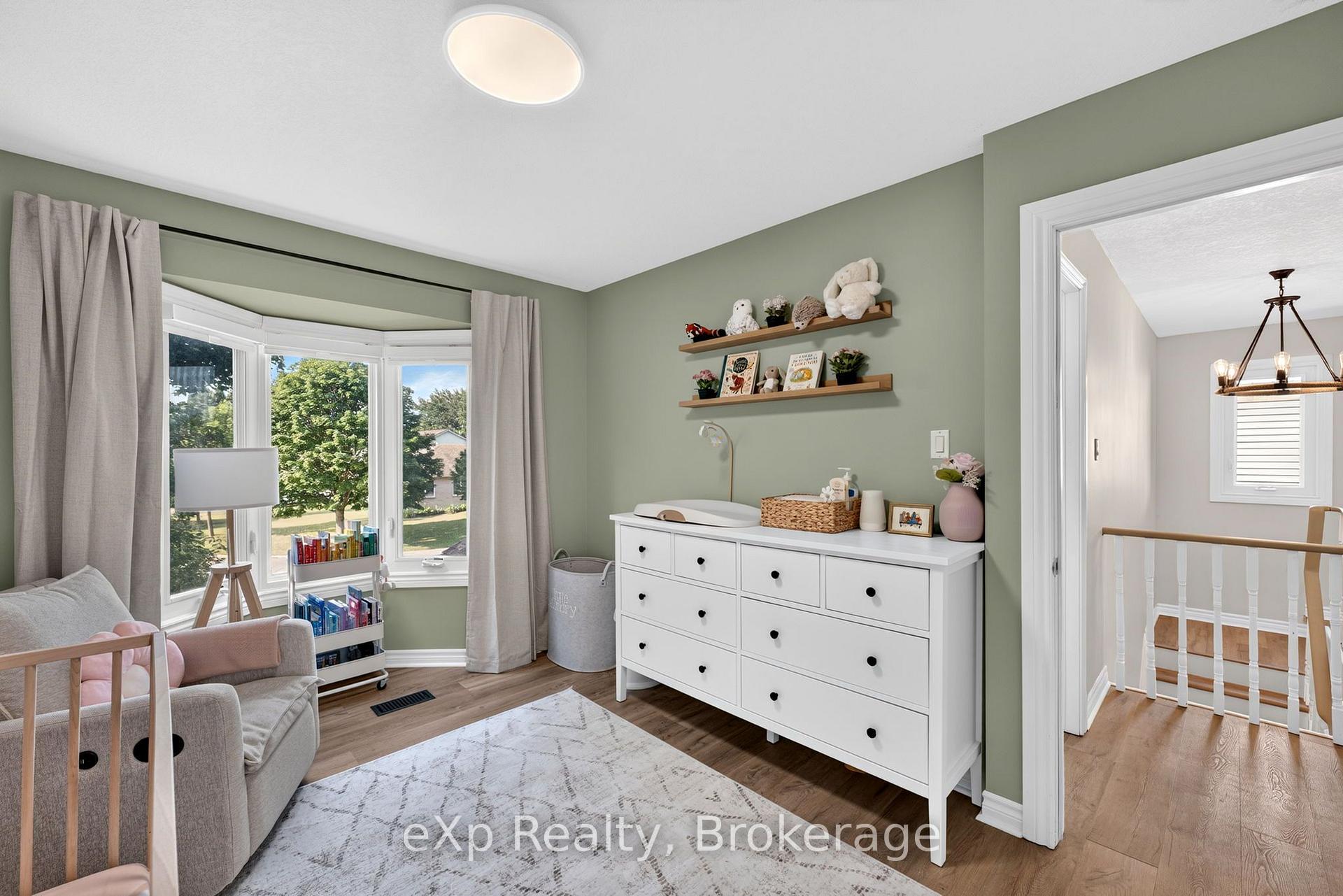 Photo 22 of 20 Edison Crescent, Stratford — HOMEH