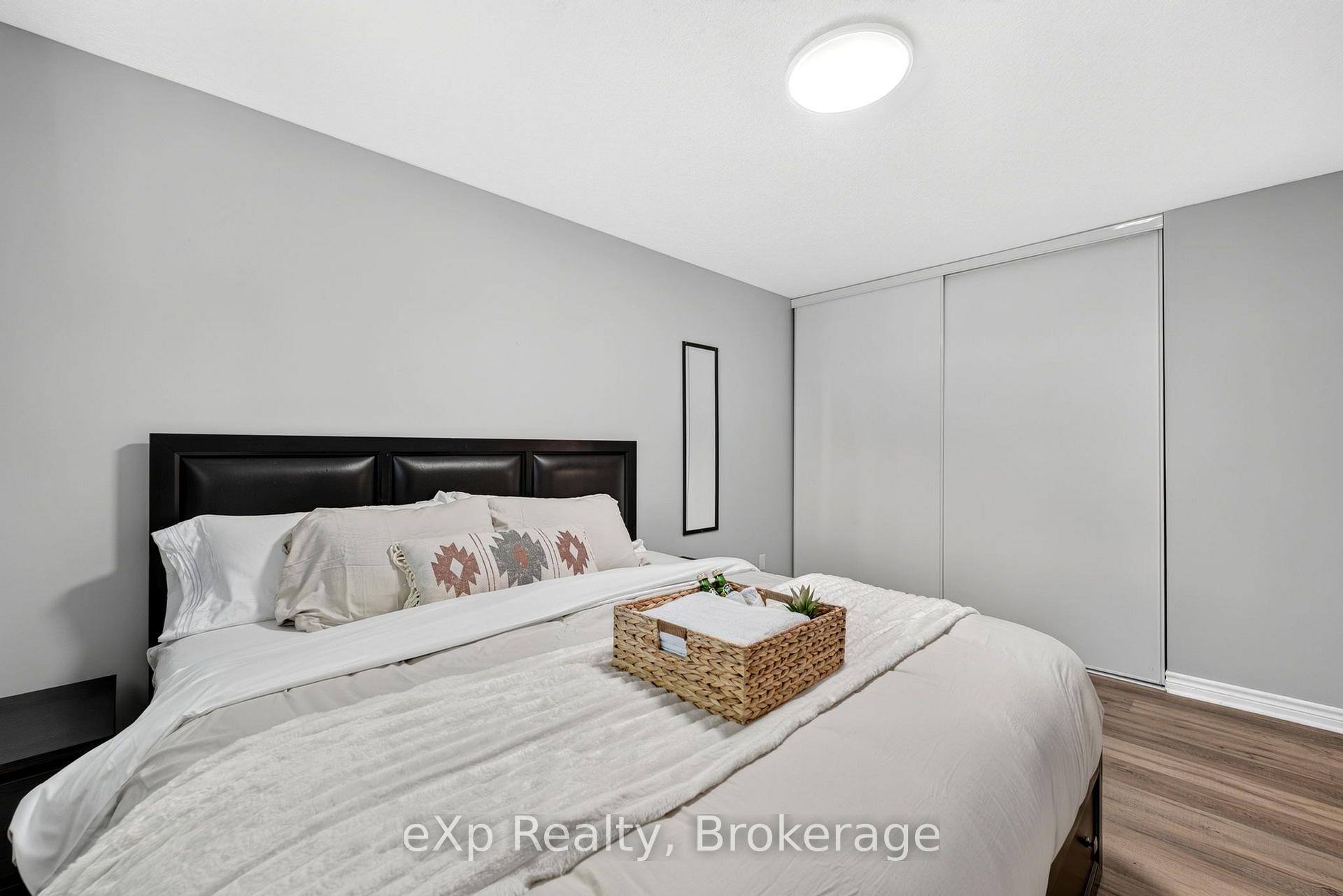 Photo 26 of 20 Edison Crescent, Stratford — HOMEH