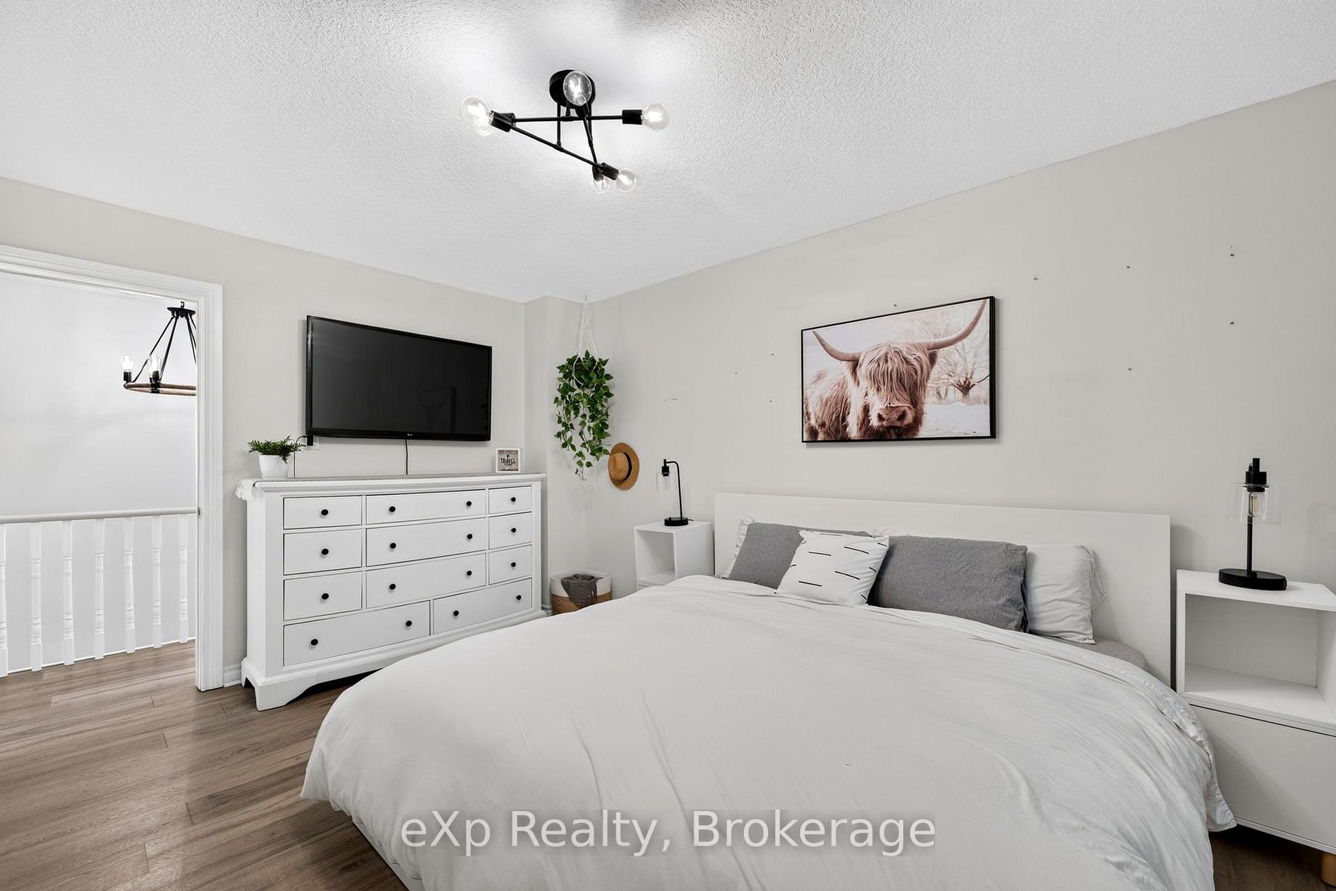 Photo 28 of 20 Edison Crescent, Stratford — HOMEH