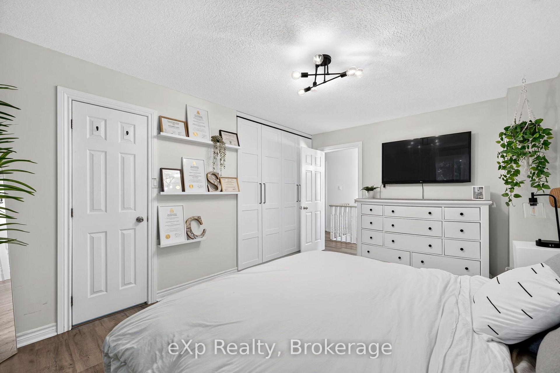 Photo 29 of 20 Edison Crescent, Stratford — HOMEH