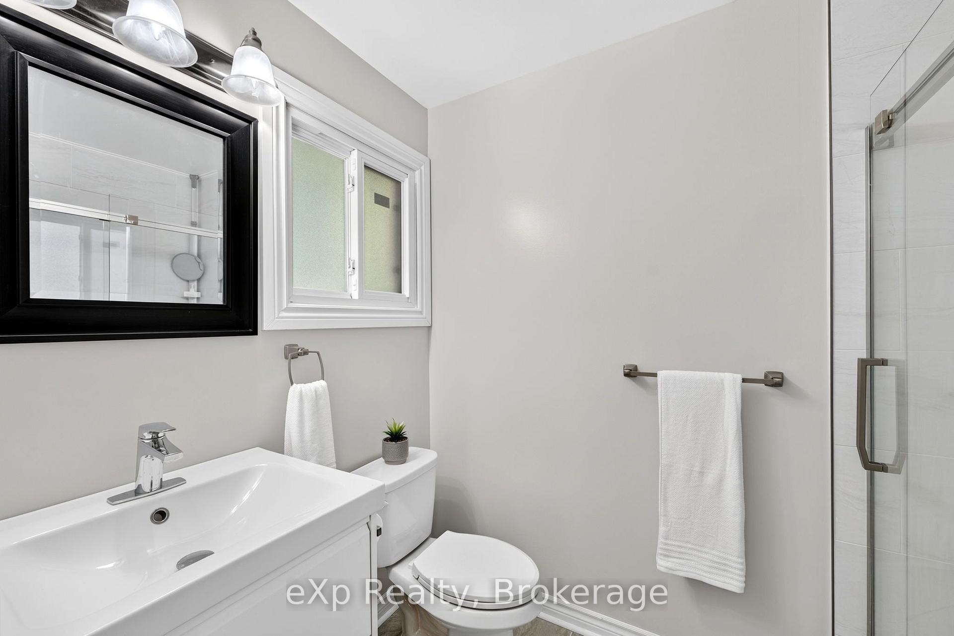 Photo 30 of 20 Edison Crescent, Stratford — HOMEH