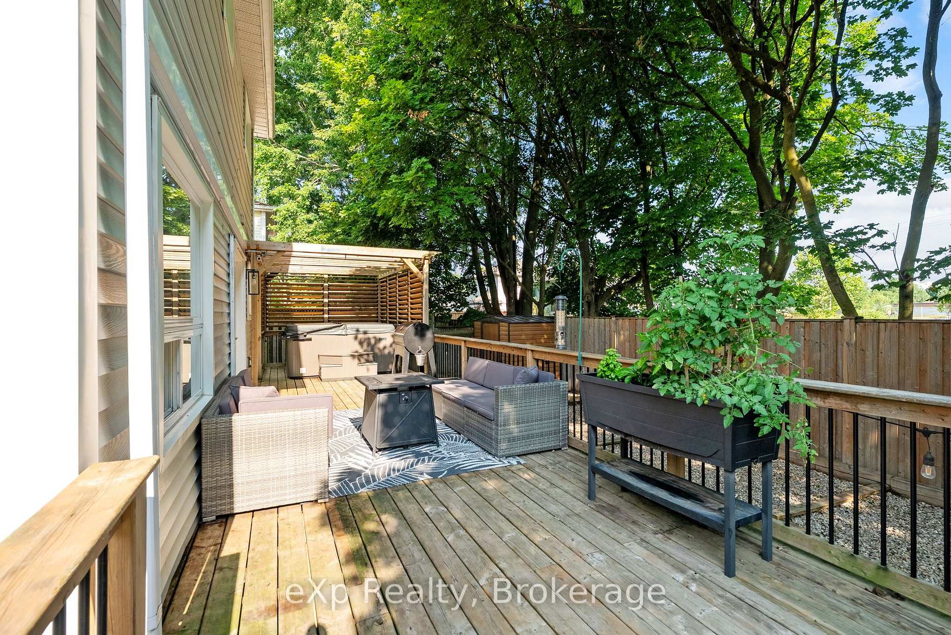 Photo 36 of 20 Edison Crescent, Stratford — HOMEH