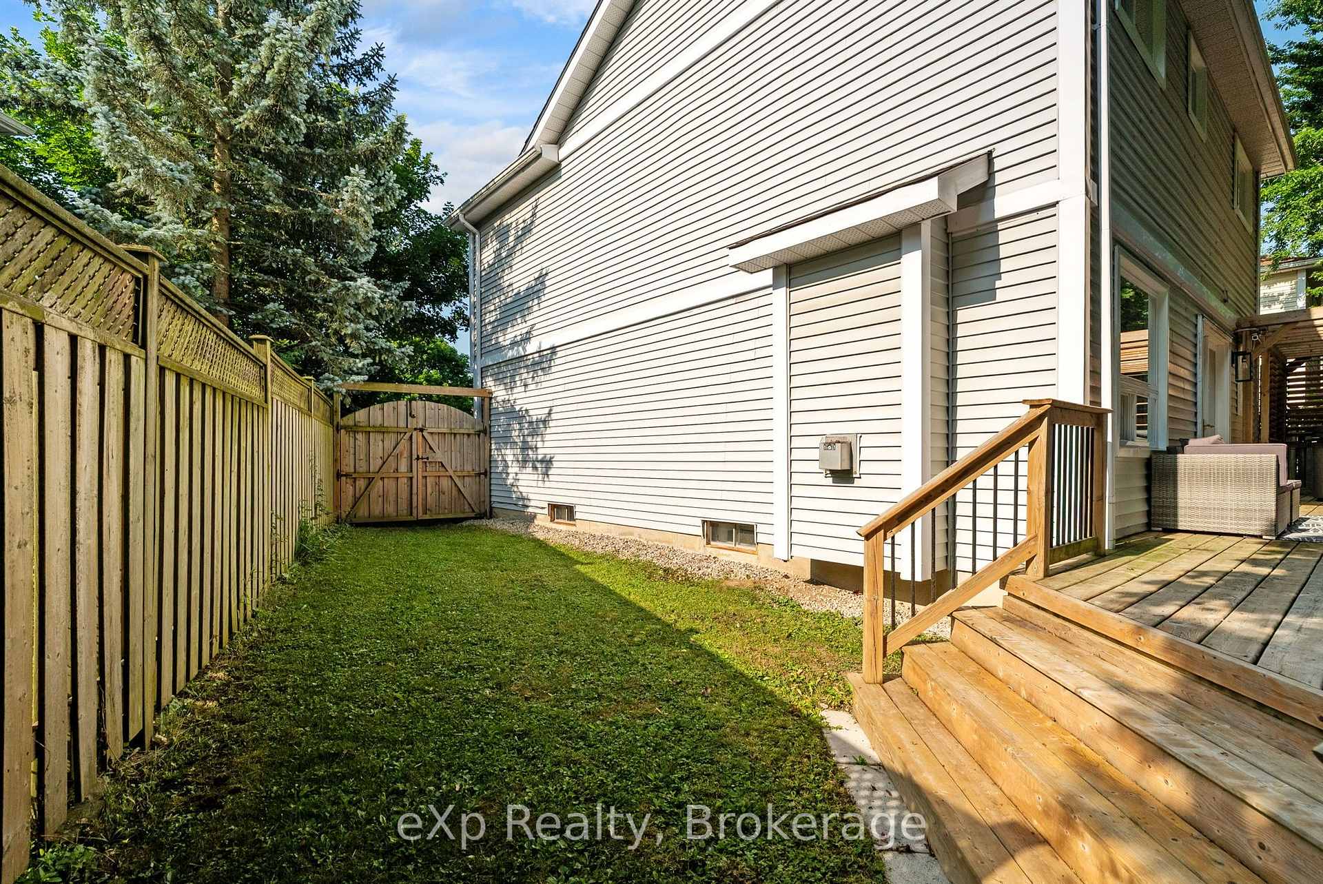 Photo 39 of 20 Edison Crescent, Stratford — HOMEH