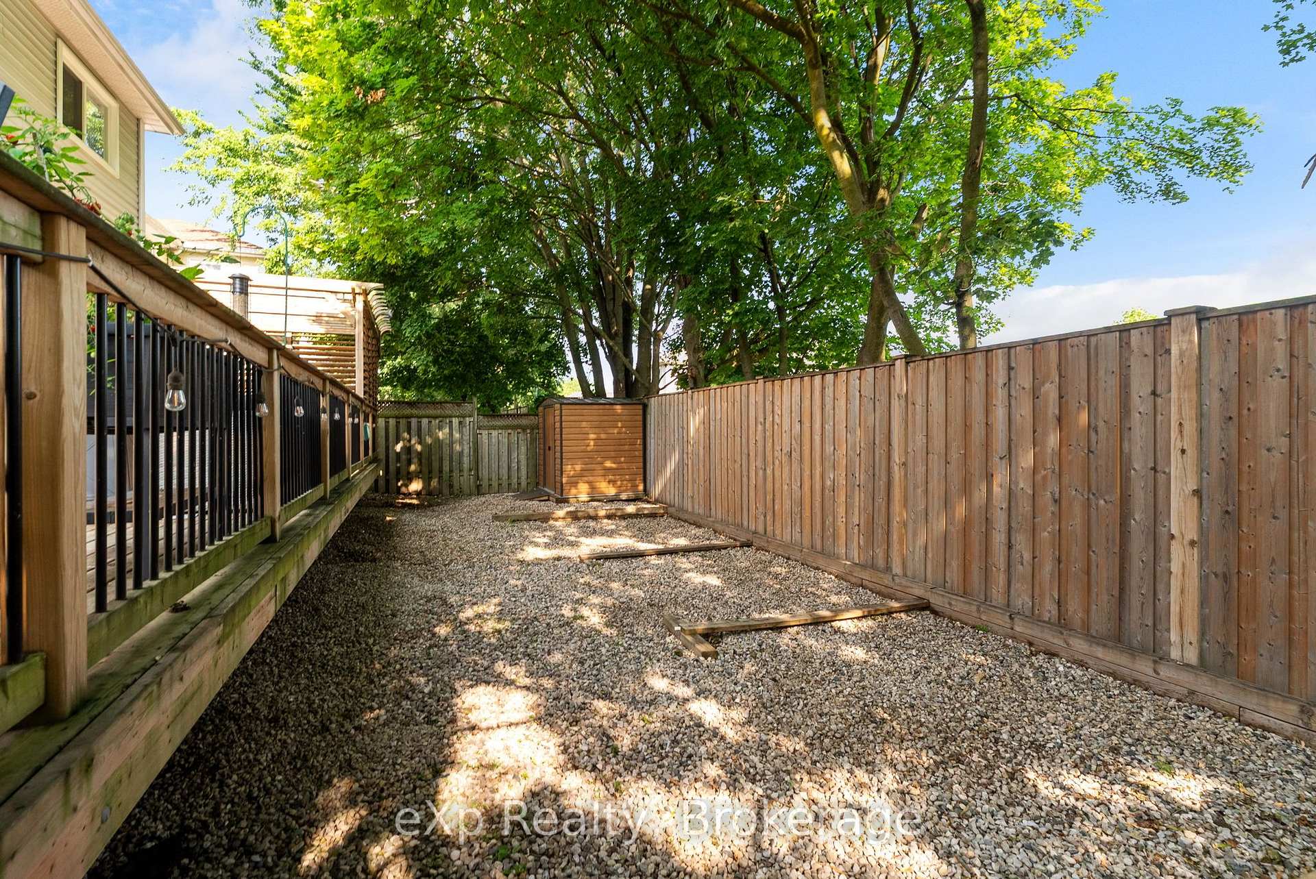 Photo 41 of 20 Edison Crescent, Stratford — HOMEH
