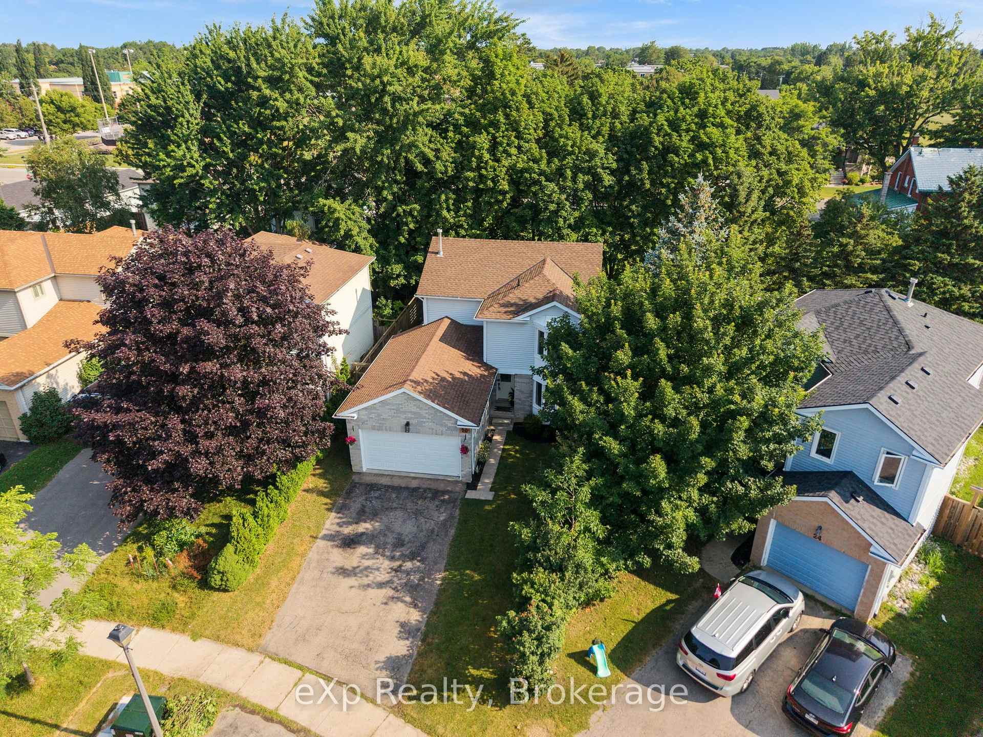 Photo 43 of 20 Edison Crescent, Stratford — HOMEH