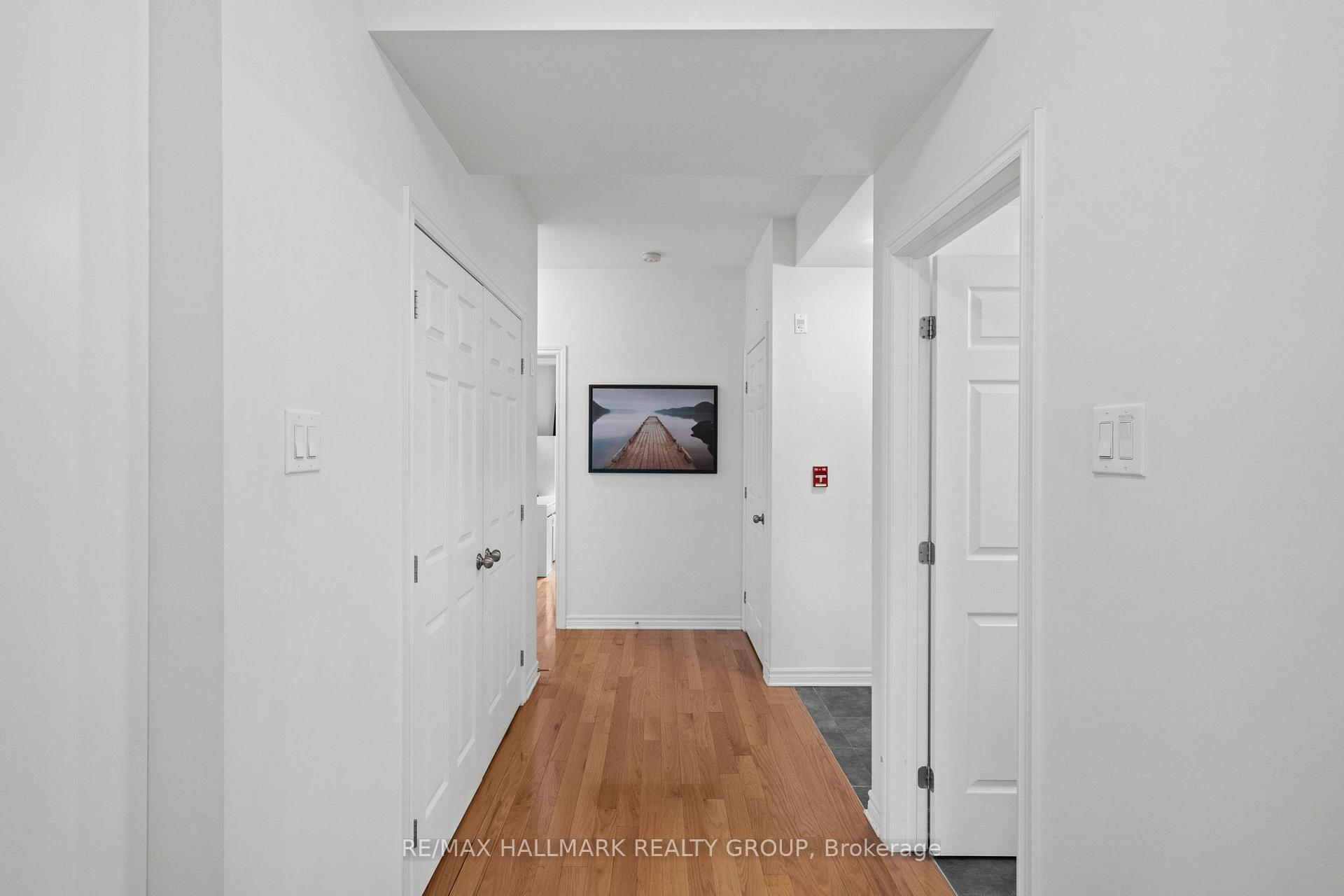 Photo 4 of Unit F, 322 Everest Private, Ottawa, Elmvale Acres — HOMEH