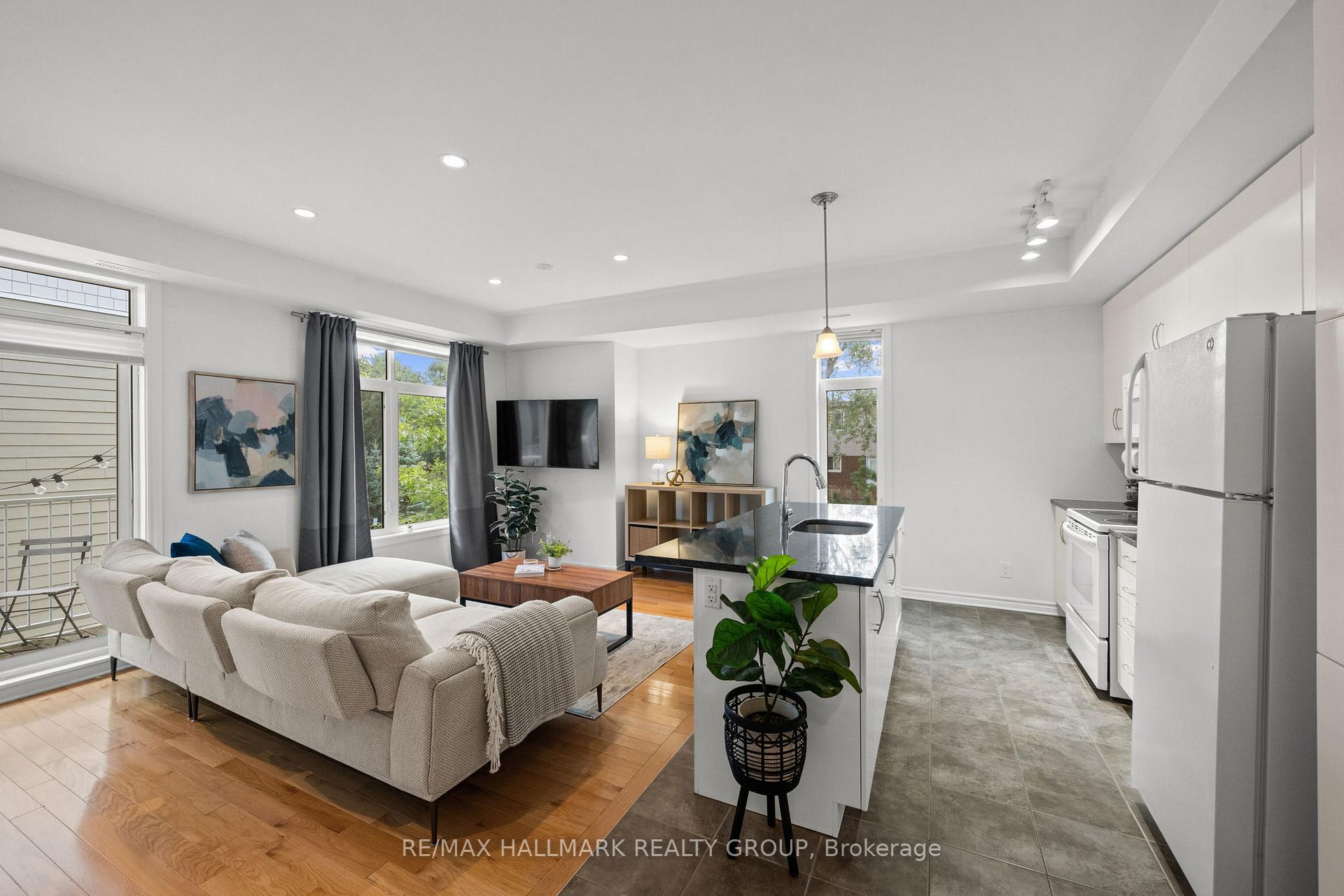 Photo 6 of Unit F, 322 Everest Private, Ottawa, Elmvale Acres — HOMEH