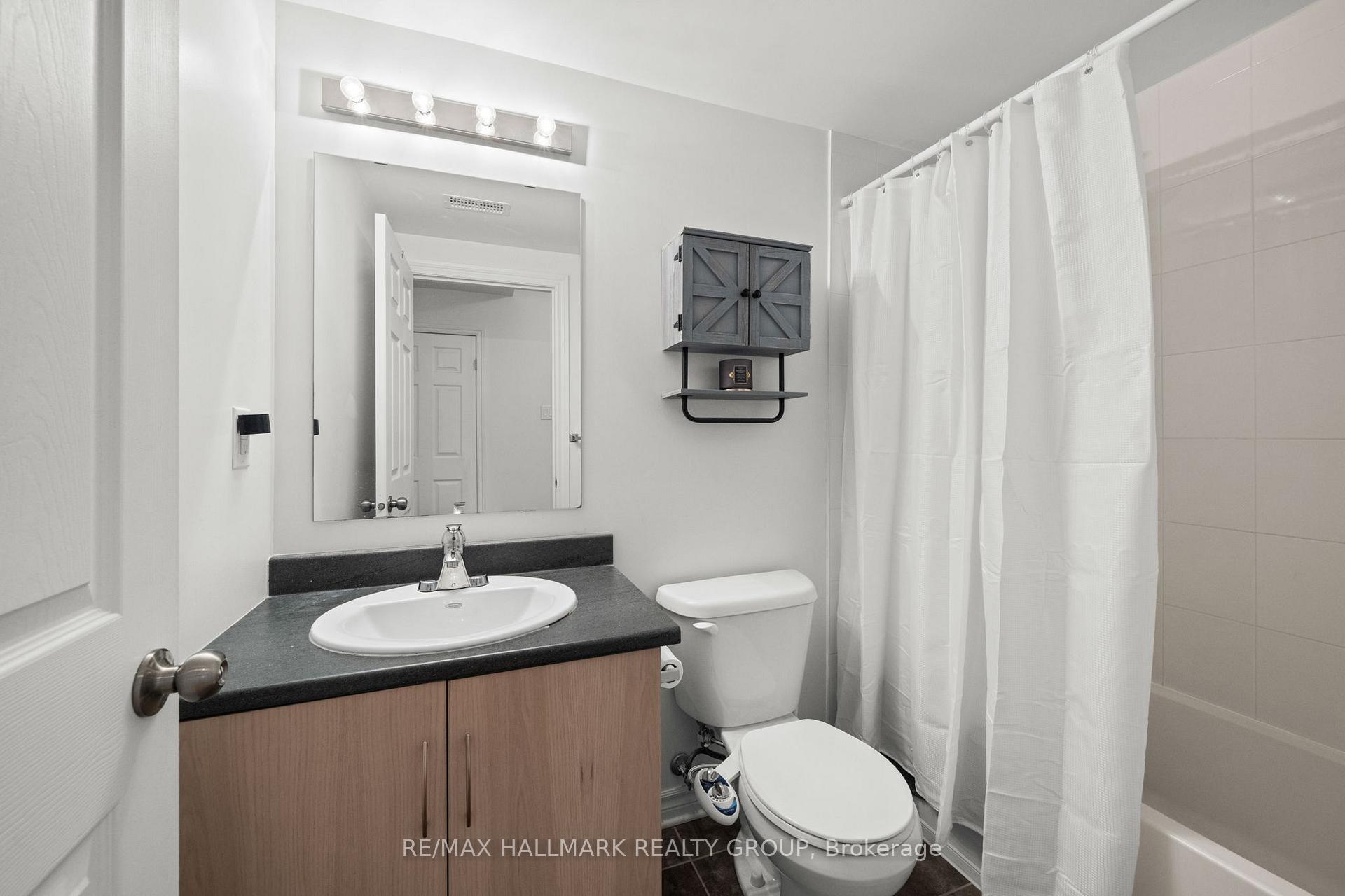 Photo 17 of Unit F, 322 Everest Private, Ottawa, Elmvale Acres — HOMEH