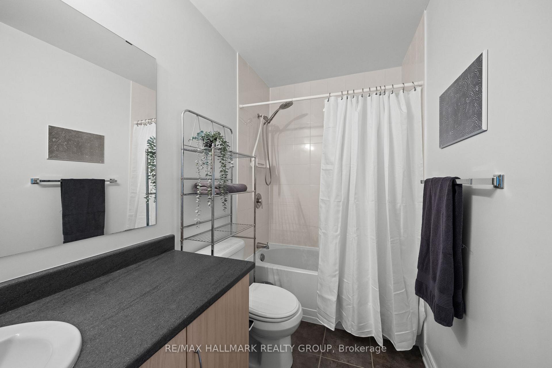 Photo 21 of Unit F, 322 Everest Private, Ottawa, Elmvale Acres — HOMEH