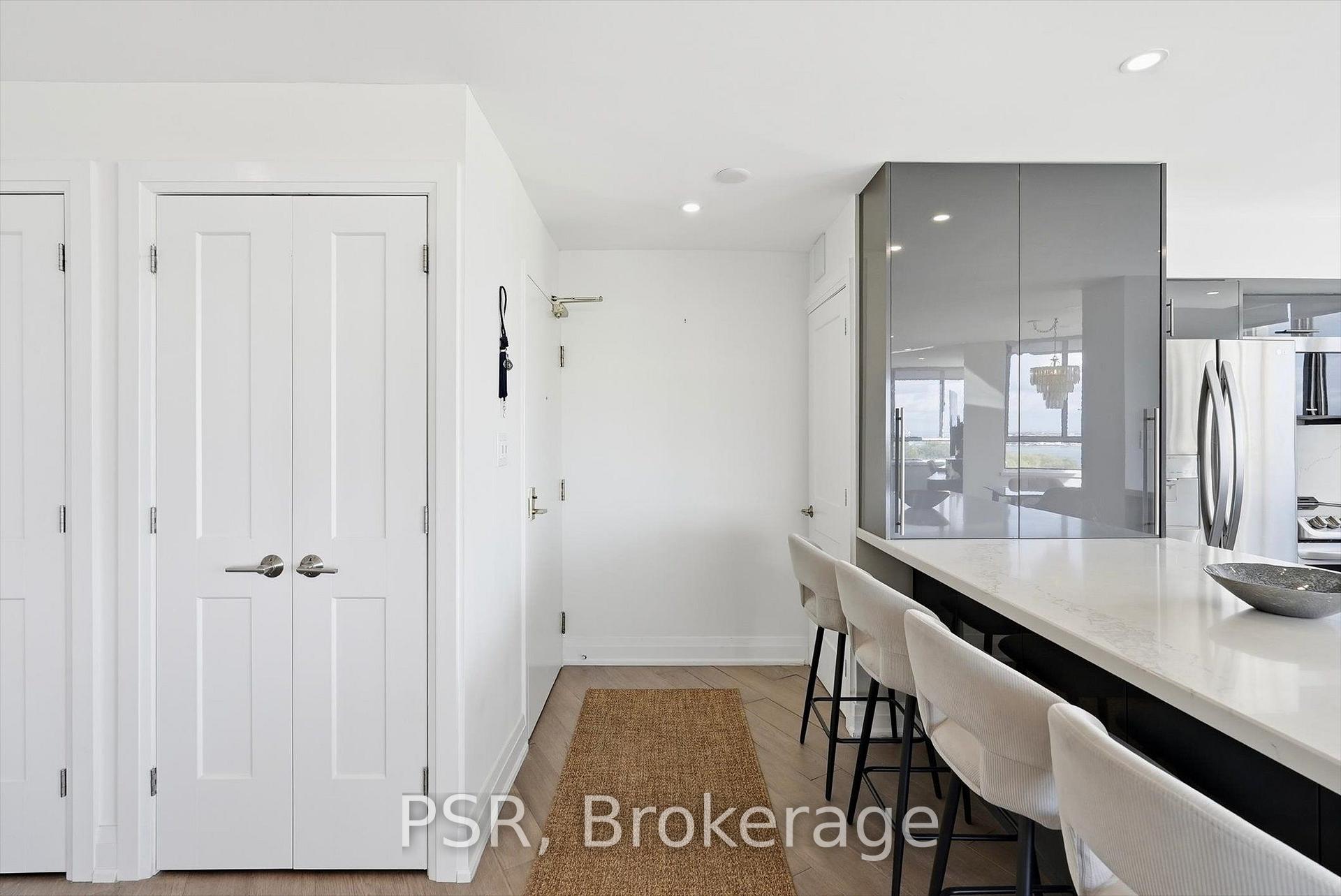 Photo 4 of Unit 702, 270 Queens Quay W, Toronto, Waterfront Communities — HOMEH