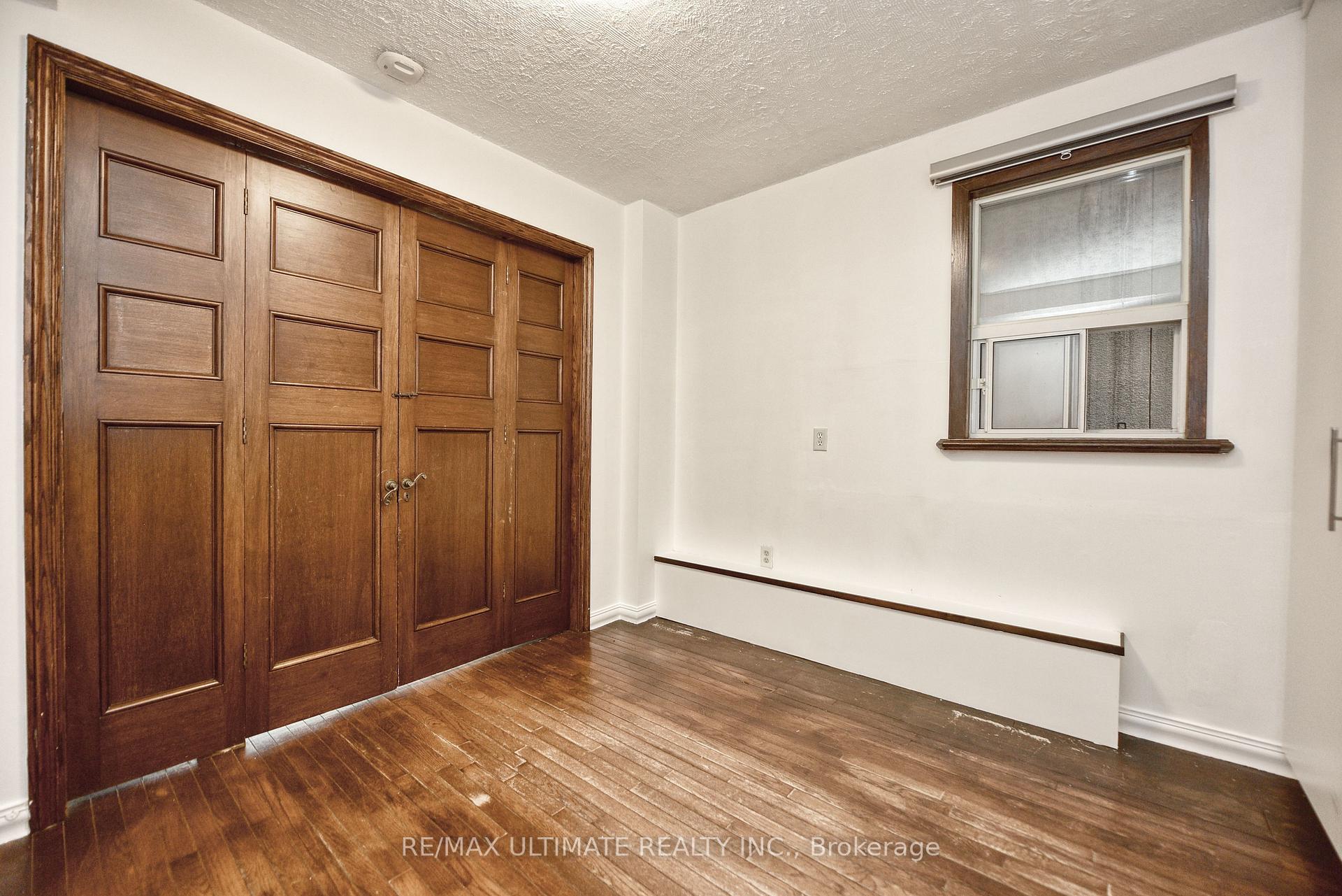 Photo 3 of 8 Corby Avenue, Toronto, Caledonia-Fairbank — HOMEH