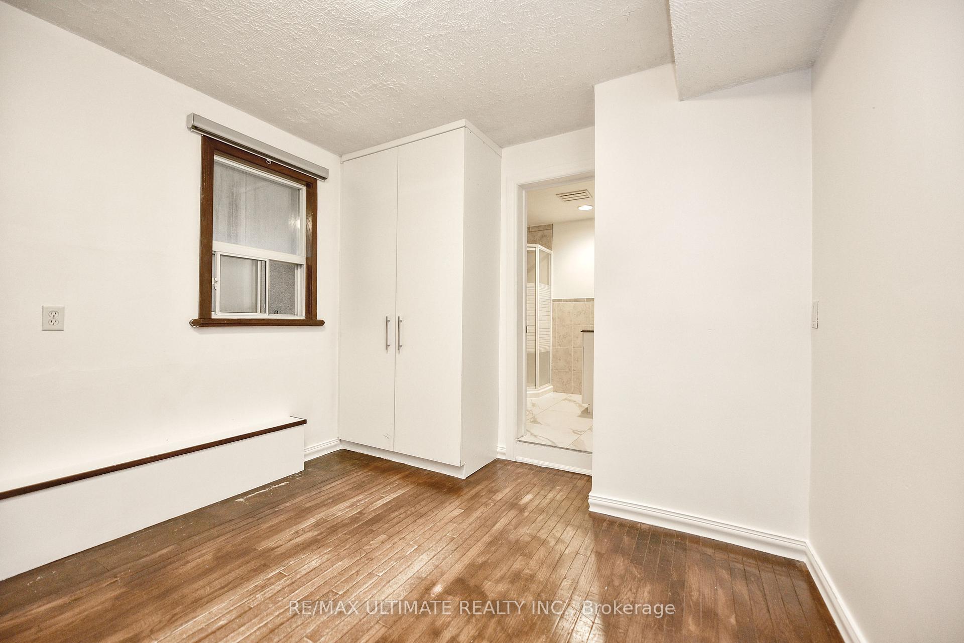 Photo 4 of 8 Corby Avenue, Toronto, Caledonia-Fairbank — HOMEH
