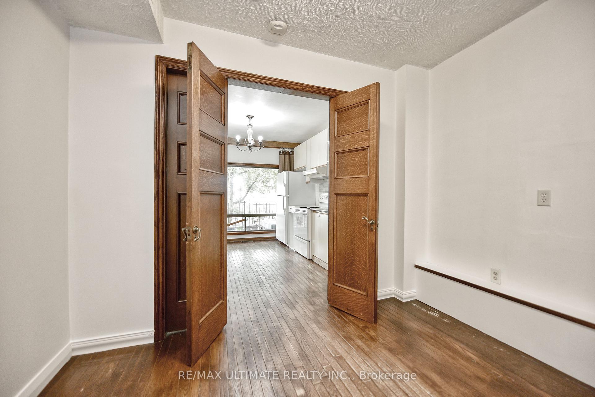 Photo 6 of 8 Corby Avenue, Toronto, Caledonia-Fairbank — HOMEH