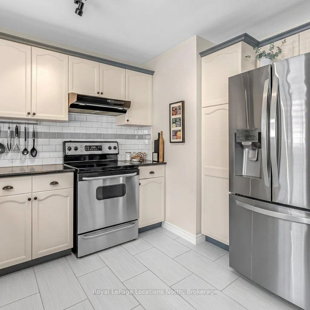 Photo 15 of 846 Railton Avenue, London, East I — HOMEH
