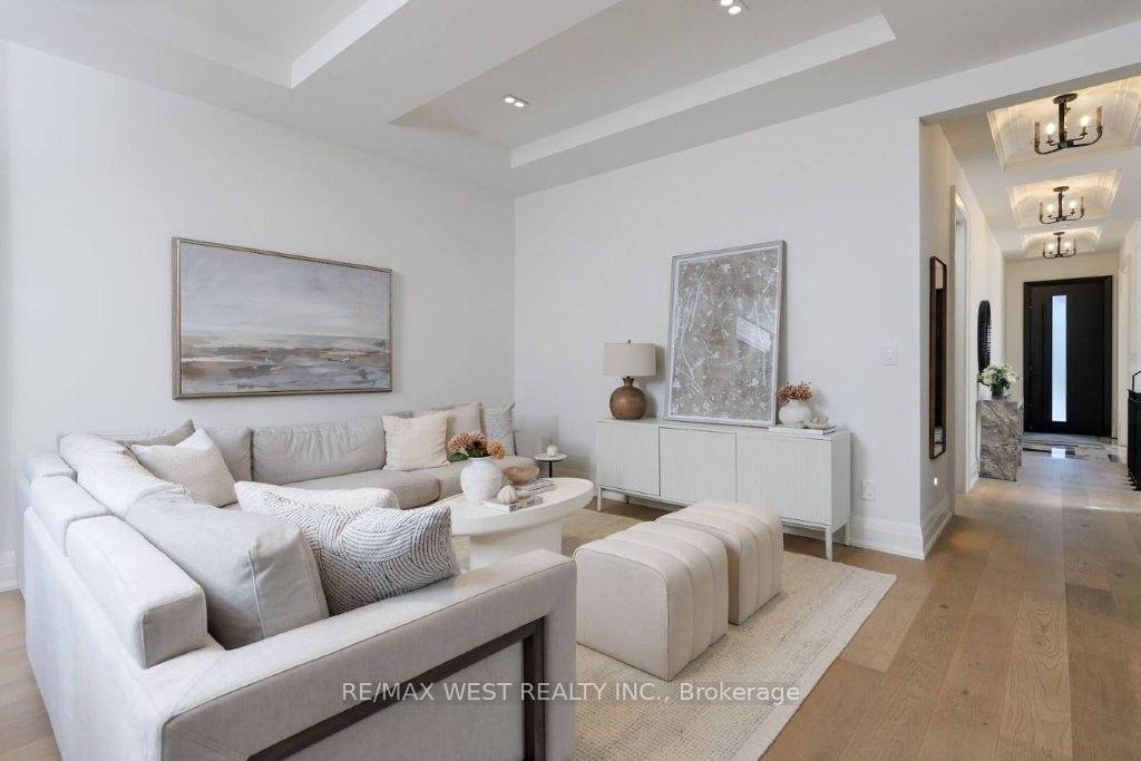 Photo 12 of 64 Thompson Avenue, Etobicoke, Stonegate-Queensway — HOMEH