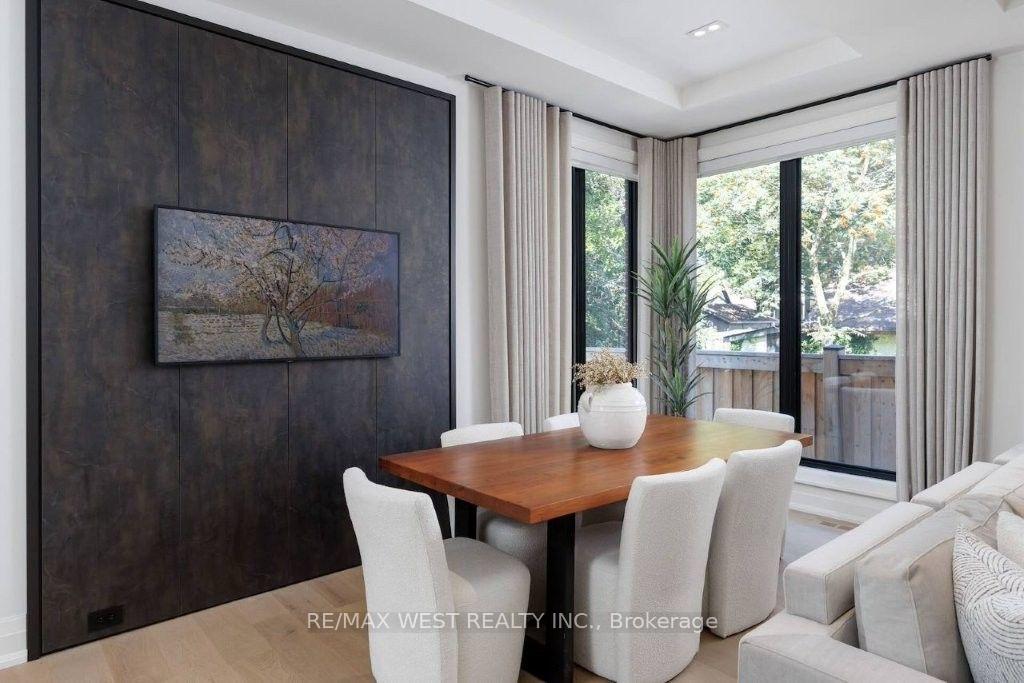 Photo 16 of 64 Thompson Avenue, Etobicoke, Stonegate-Queensway — HOMEH