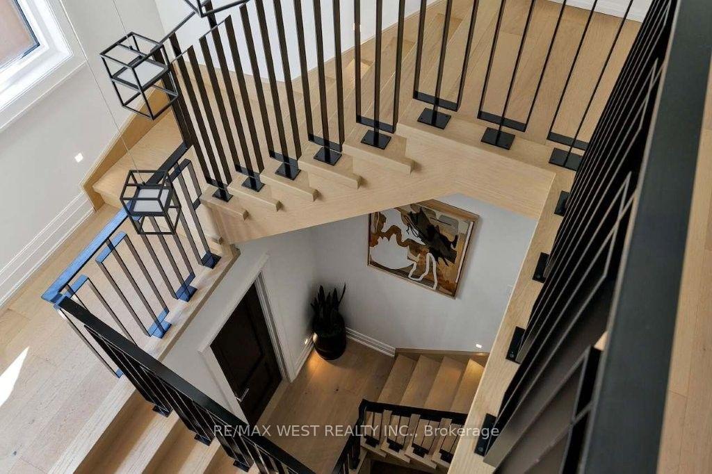 Photo 21 of 64 Thompson Avenue, Etobicoke, Stonegate-Queensway — HOMEH