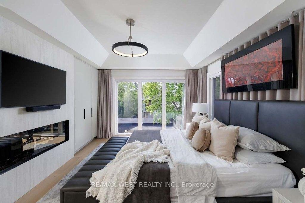 Photo 24 of 64 Thompson Avenue, Etobicoke, Stonegate-Queensway — HOMEH
