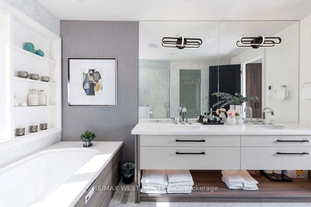 Photo 28 of 64 Thompson Avenue, Etobicoke, Stonegate-Queensway — HOMEH