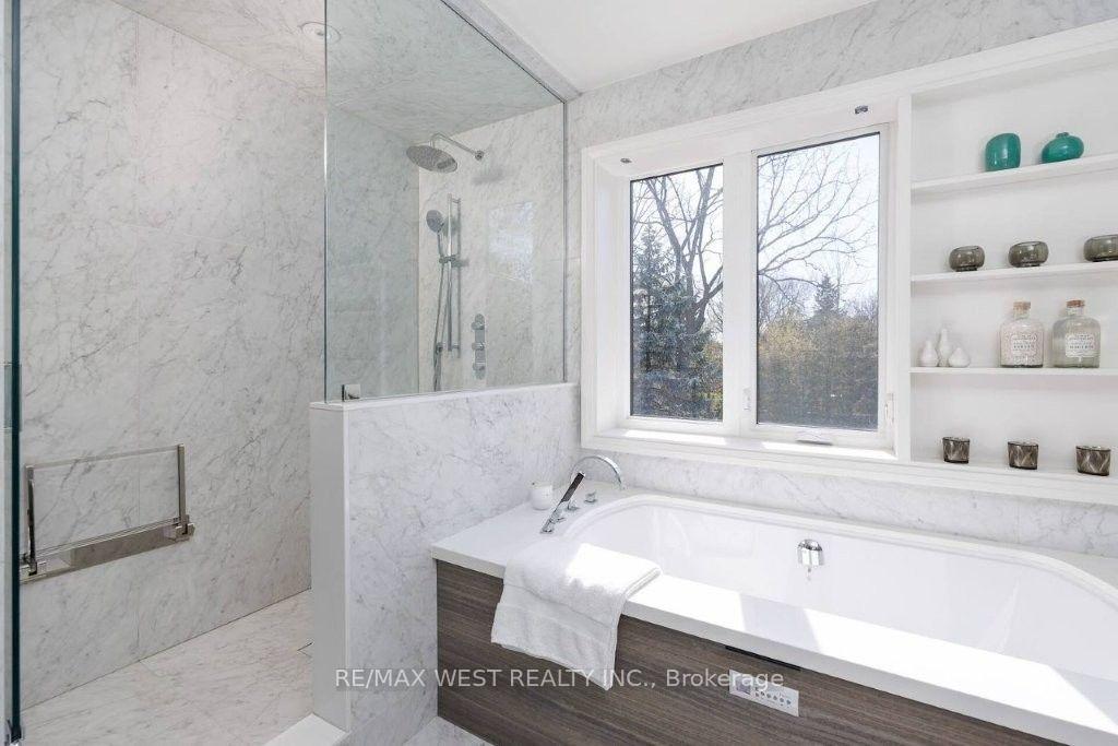 Photo 29 of 64 Thompson Avenue, Etobicoke, Stonegate-Queensway — HOMEH