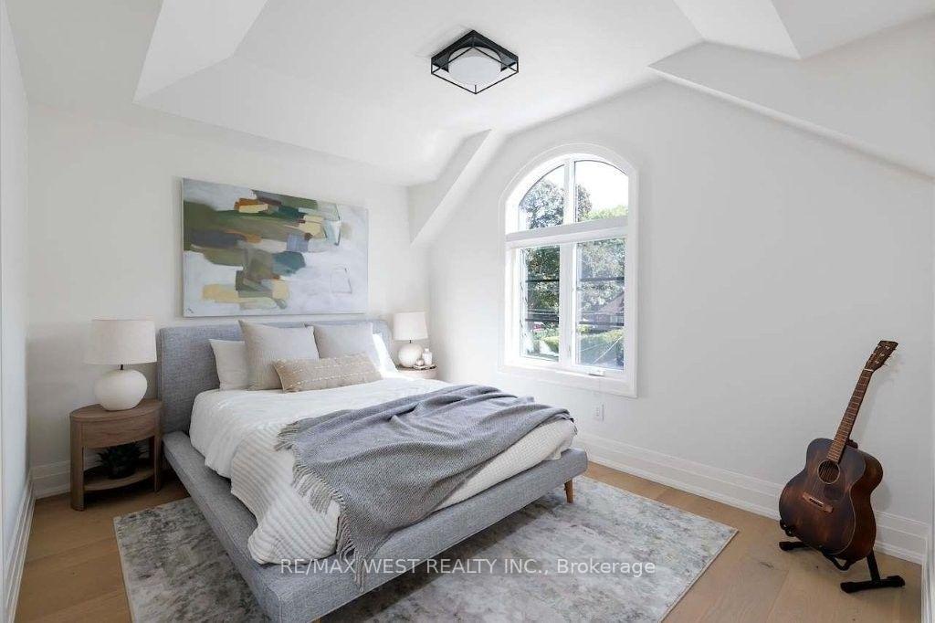Photo 32 of 64 Thompson Avenue, Etobicoke, Stonegate-Queensway — HOMEH