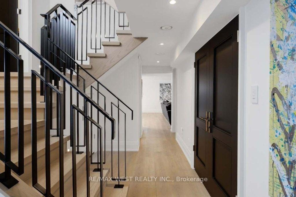 Photo 34 of 64 Thompson Avenue, Etobicoke, Stonegate-Queensway — HOMEH