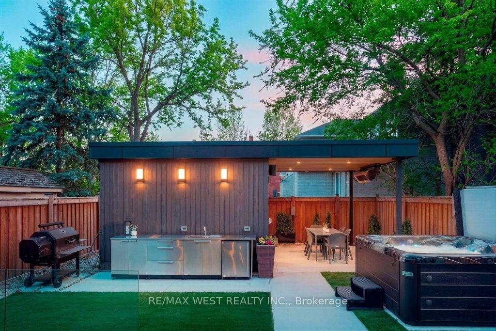 Photo 46 of 64 Thompson Avenue, Etobicoke, Stonegate-Queensway — HOMEH
