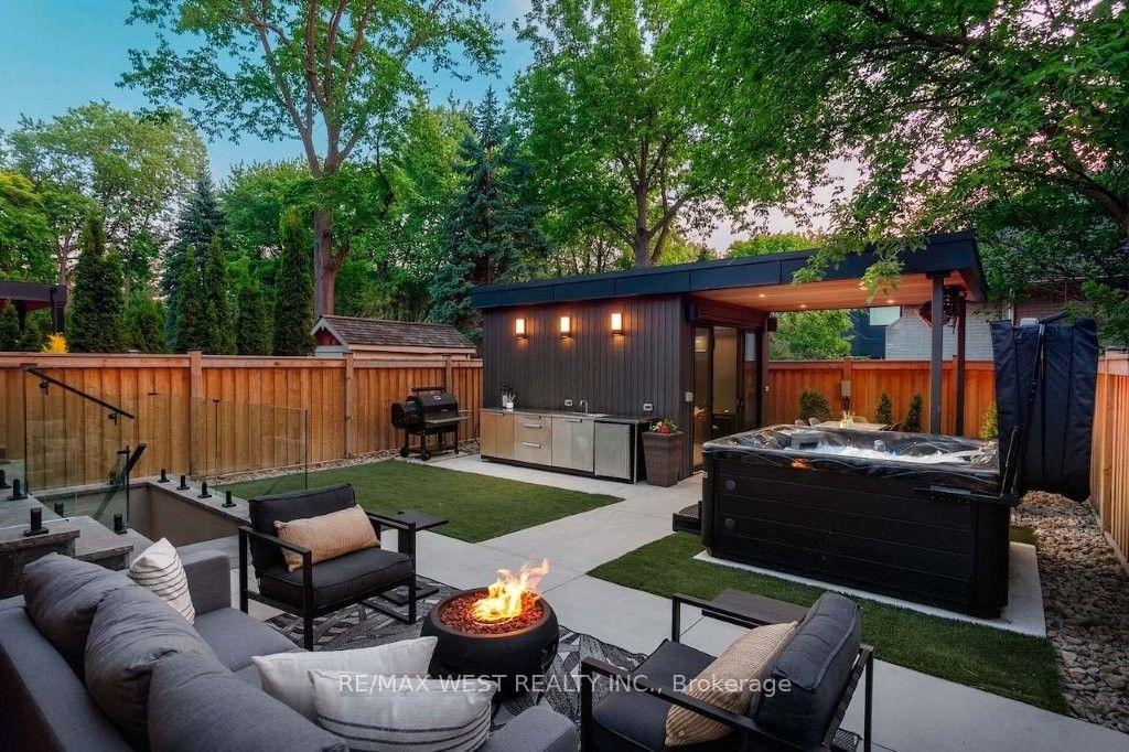 Photo 48 of 64 Thompson Avenue, Etobicoke, Stonegate-Queensway — HOMEH