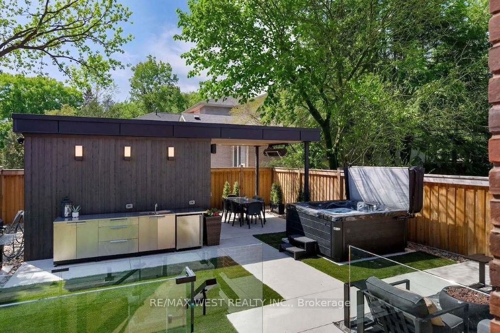 Photo 49 of 64 Thompson Avenue, Etobicoke, Stonegate-Queensway — HOMEH