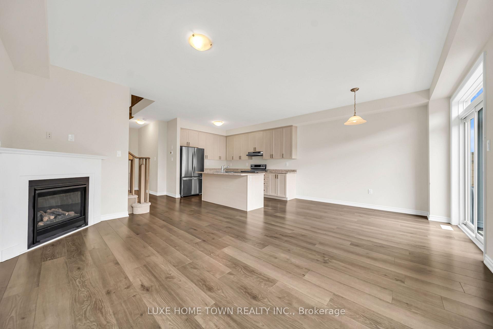 Photo 10 of 82 Prest Way, Centre Wellington, Fergus — HOMEH