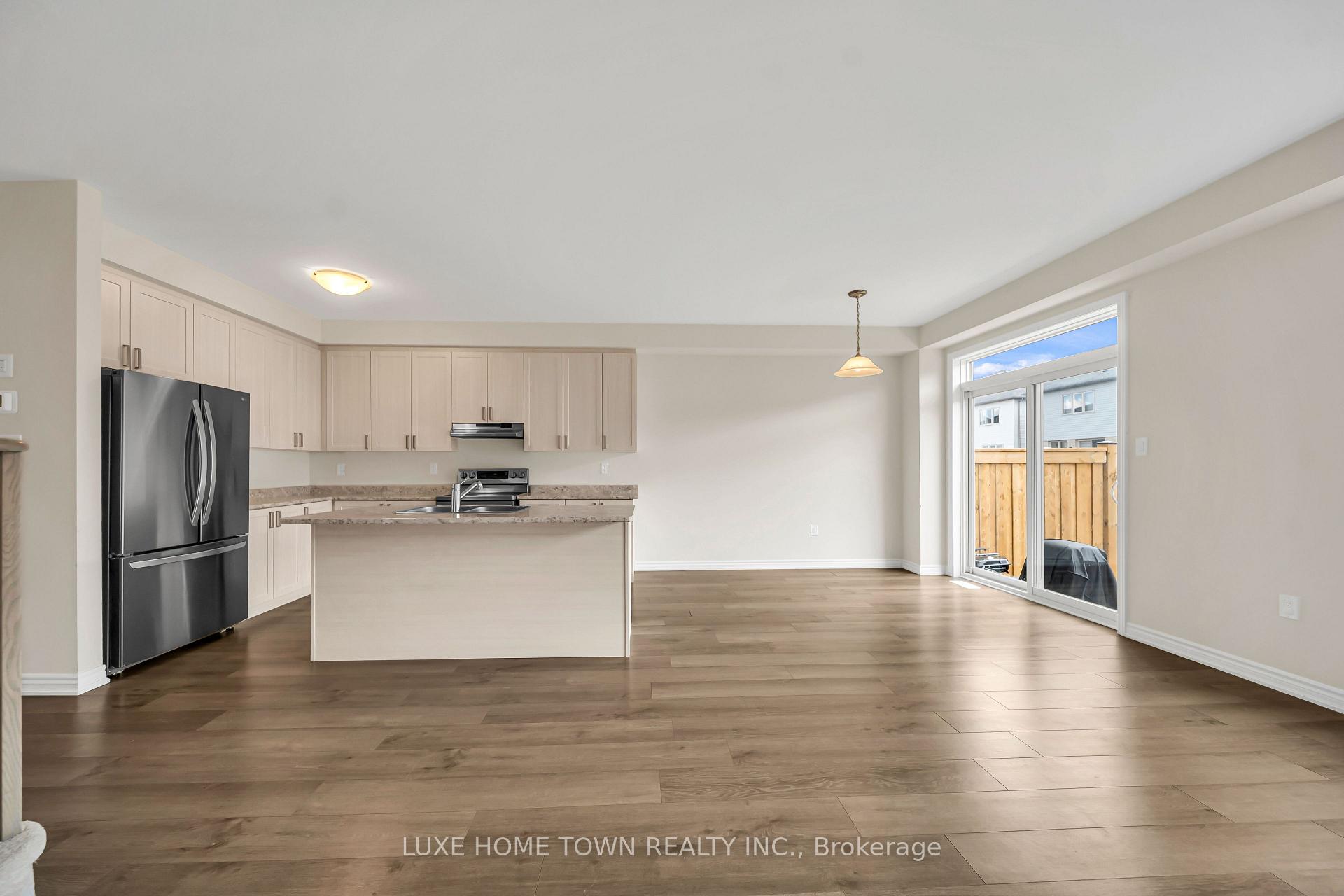 Photo 11 of 82 Prest Way, Centre Wellington, Fergus — HOMEH