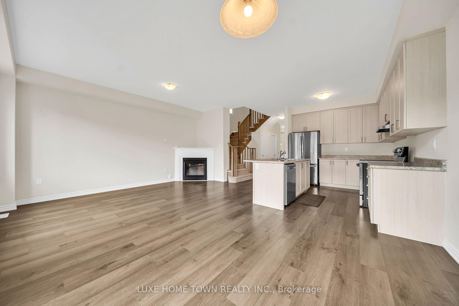 Photo 12 of 82 Prest Way, Centre Wellington, Fergus — HOMEH