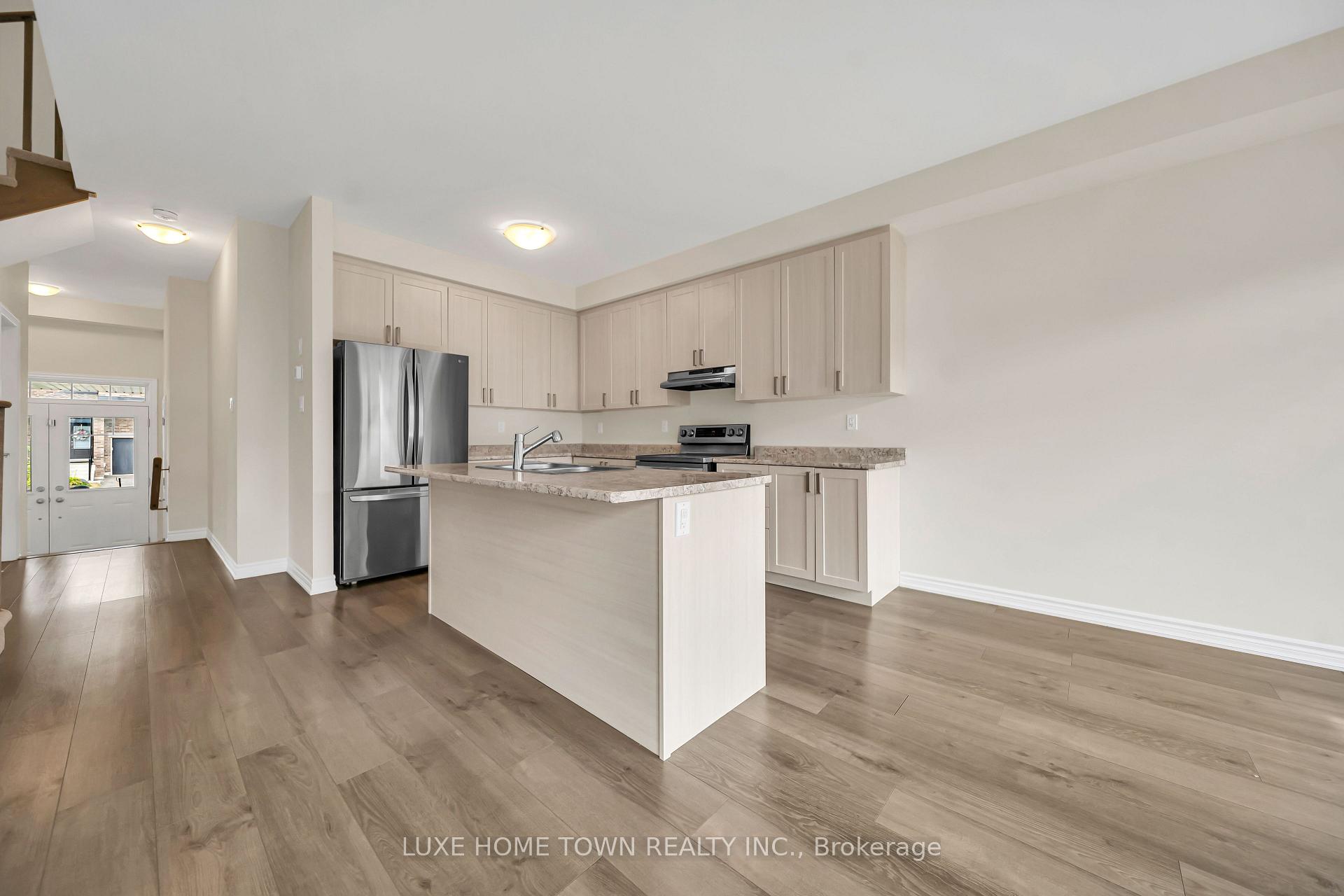 Photo 14 of 82 Prest Way, Centre Wellington, Fergus — HOMEH