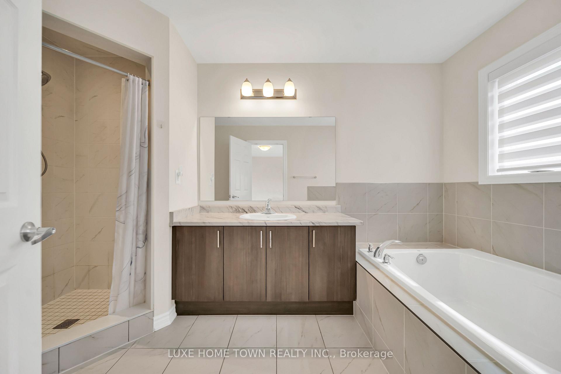 Photo 23 of 82 Prest Way, Centre Wellington, Fergus — HOMEH
