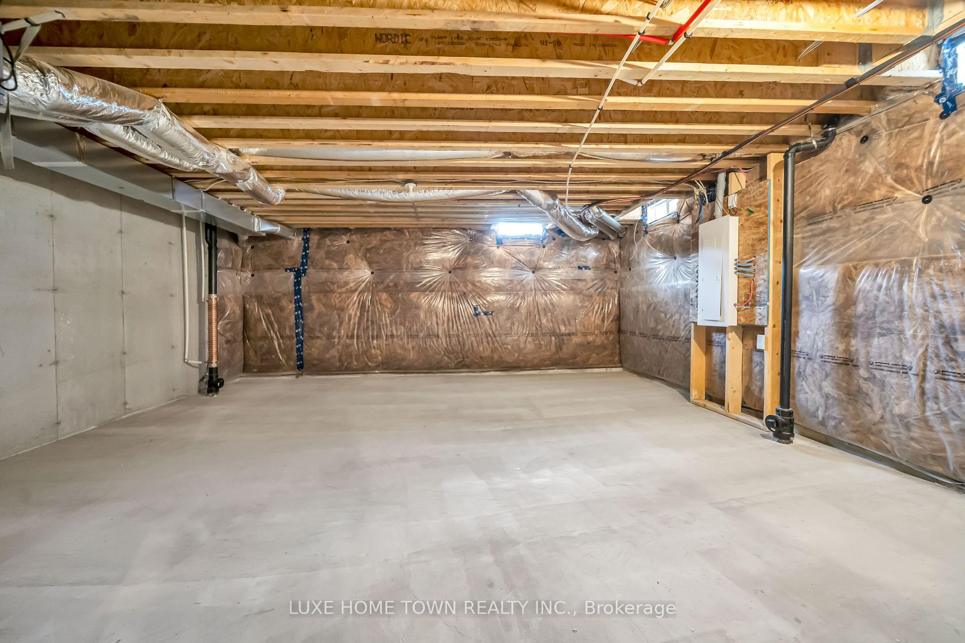 Photo 32 of 82 Prest Way, Centre Wellington, Fergus — HOMEH