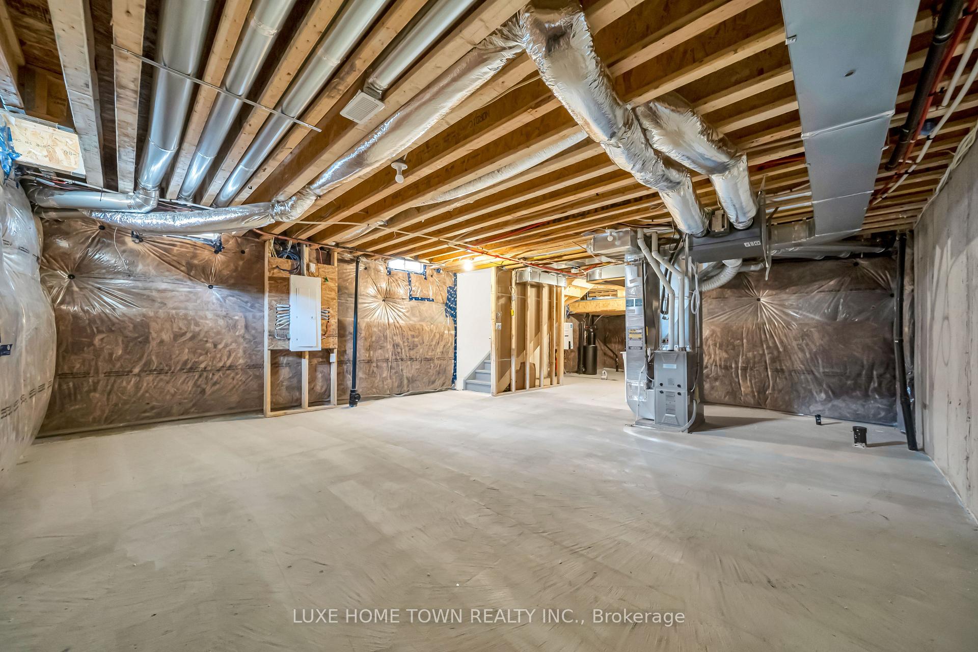 Photo 33 of 82 Prest Way, Centre Wellington, Fergus — HOMEH
