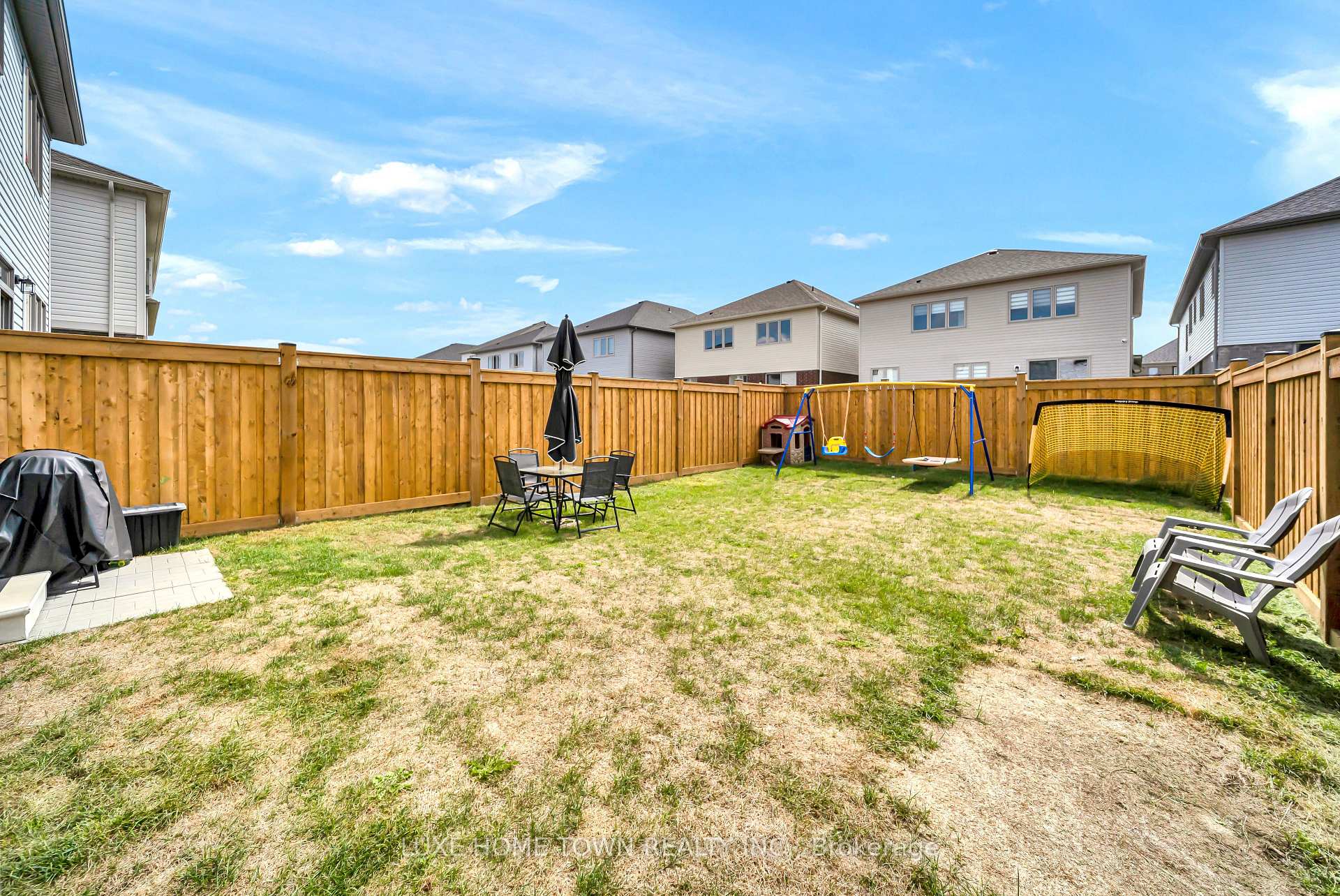 Photo 35 of 82 Prest Way, Centre Wellington, Fergus — HOMEH