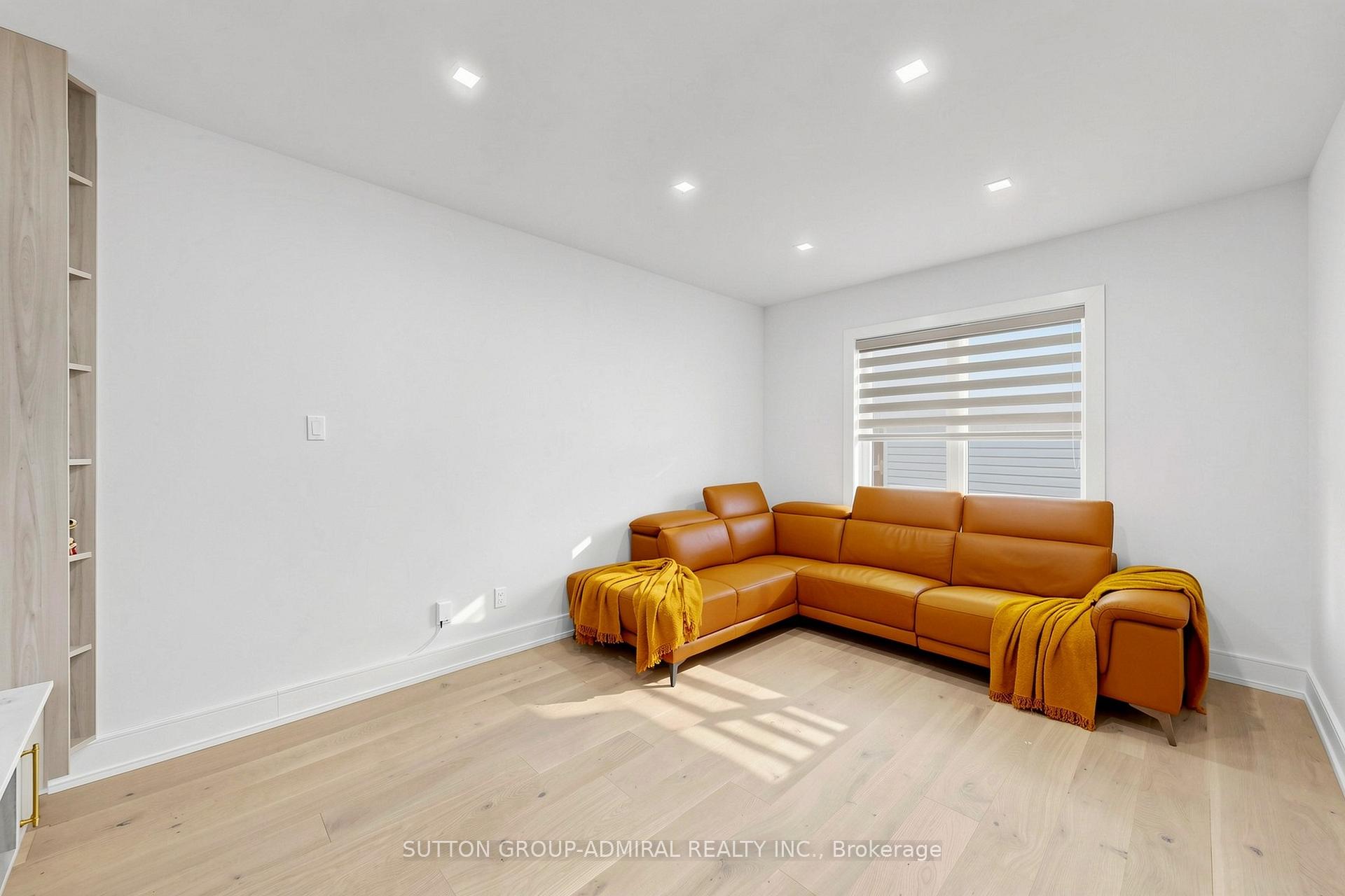 Photo 7 of 50 Springer Drive, Richmond Hill, Westbrook — HOMEH