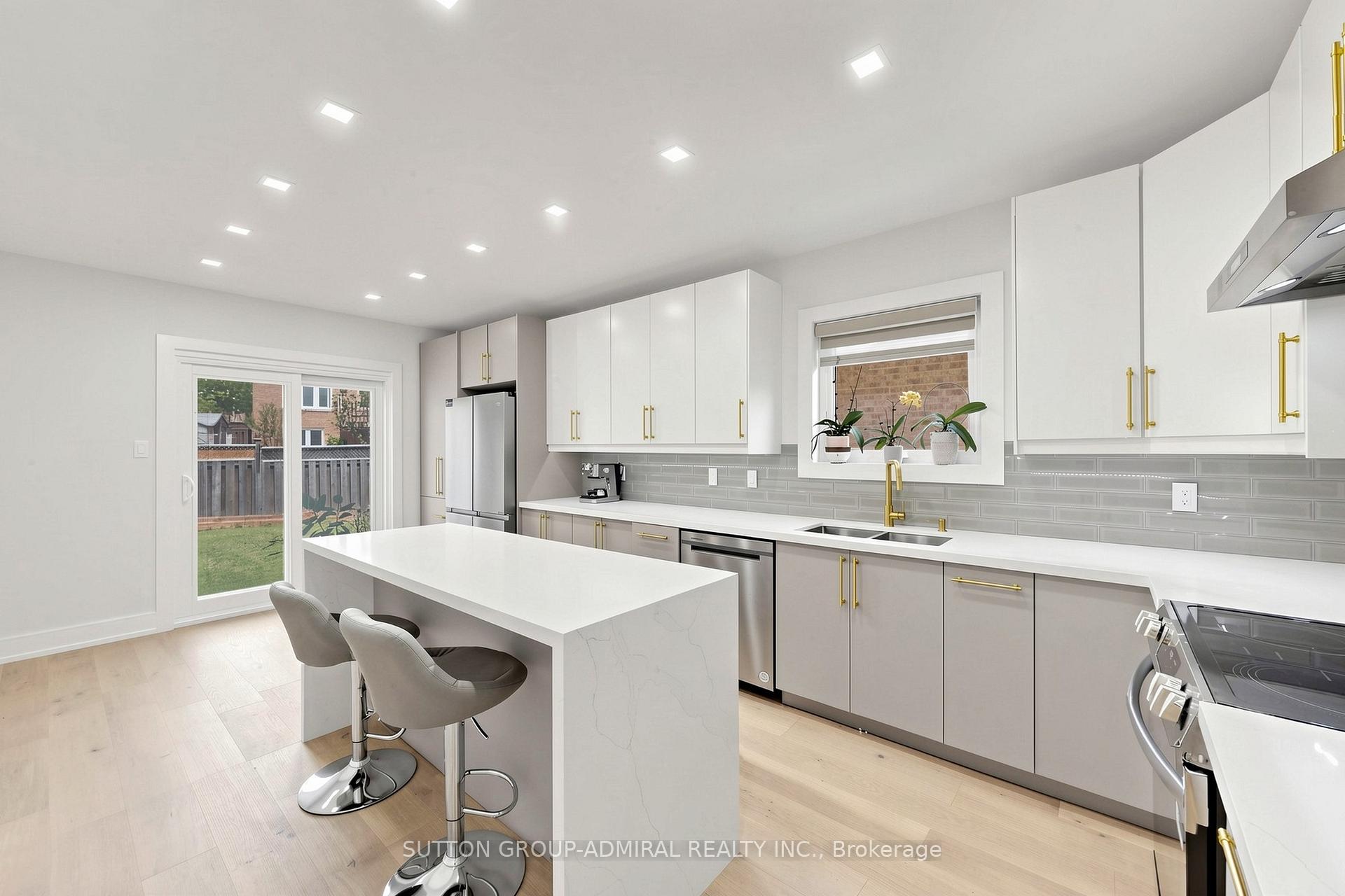 Photo 14 of 50 Springer Drive, Richmond Hill, Westbrook — HOMEH