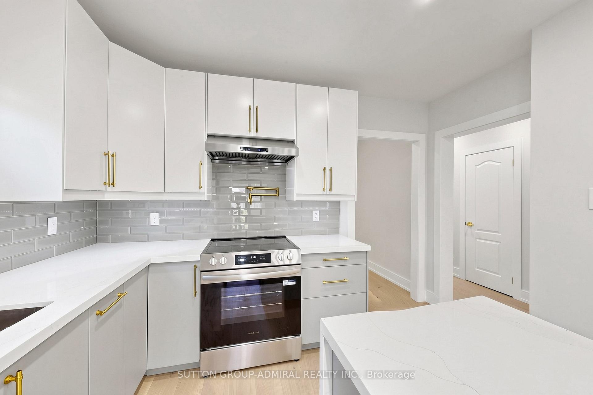 Photo 16 of 50 Springer Drive, Richmond Hill, Westbrook — HOMEH