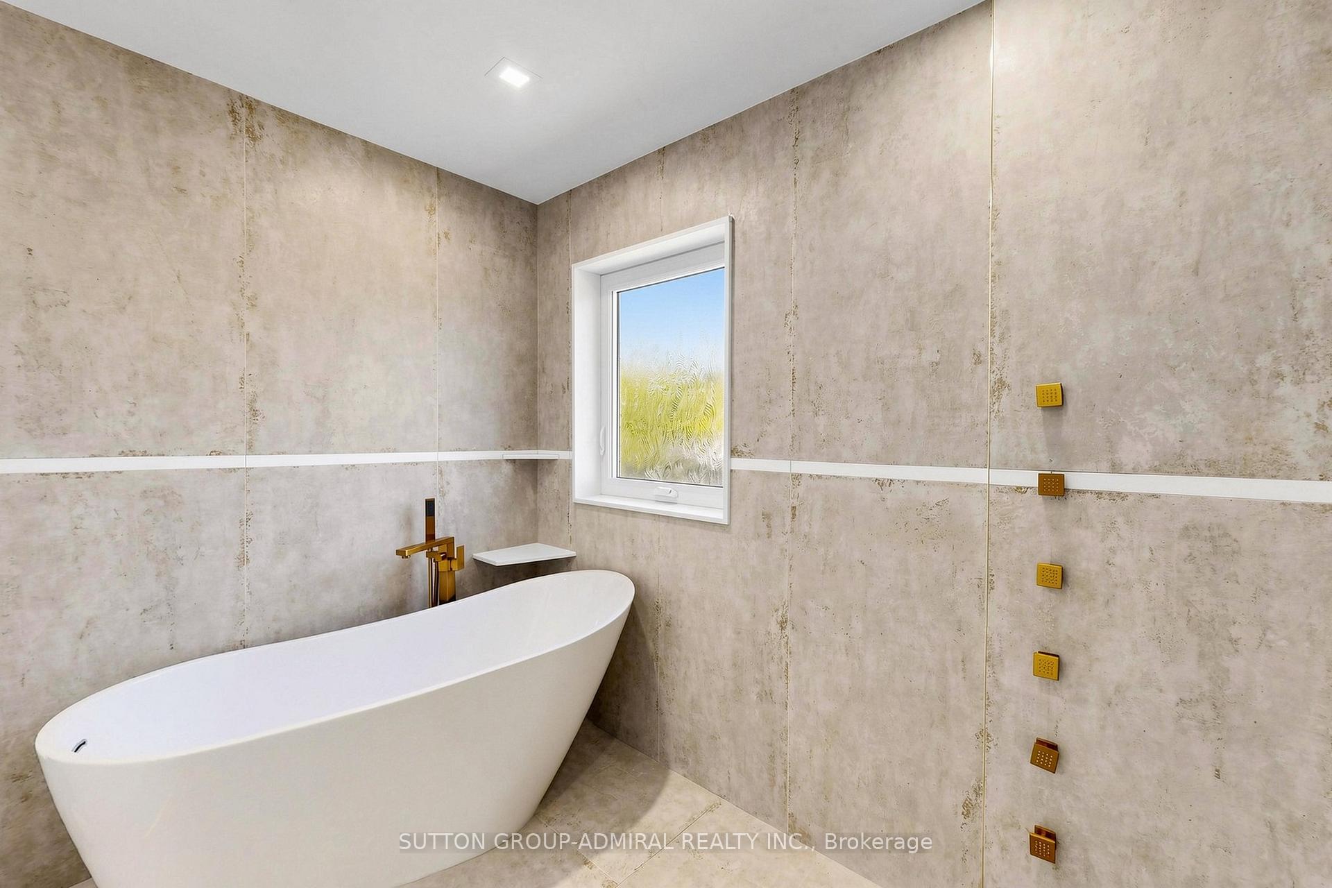 Photo 26 of 50 Springer Drive, Richmond Hill, Westbrook — HOMEH