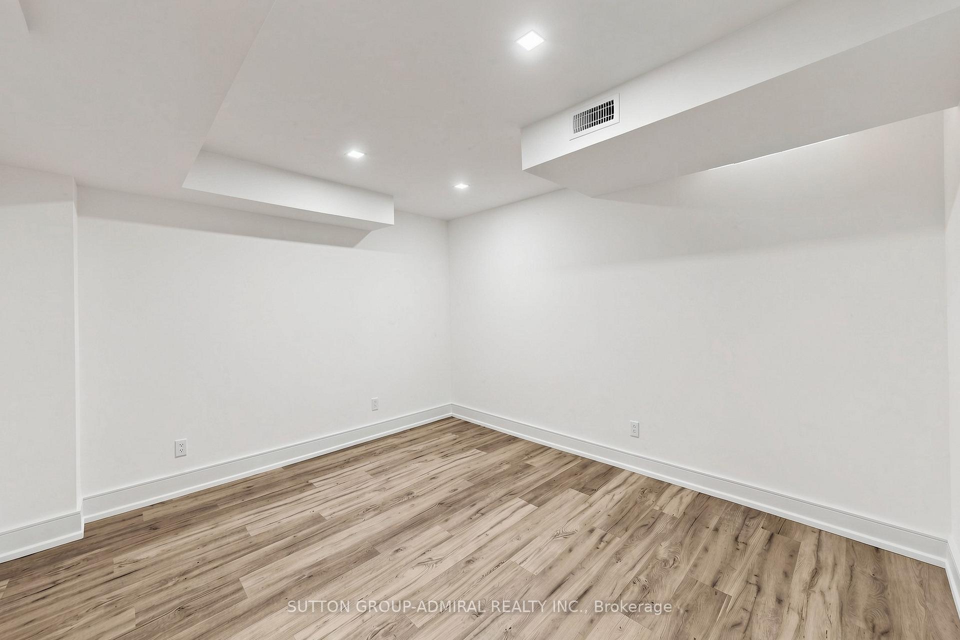 Photo 34 of 50 Springer Drive, Richmond Hill, Westbrook — HOMEH